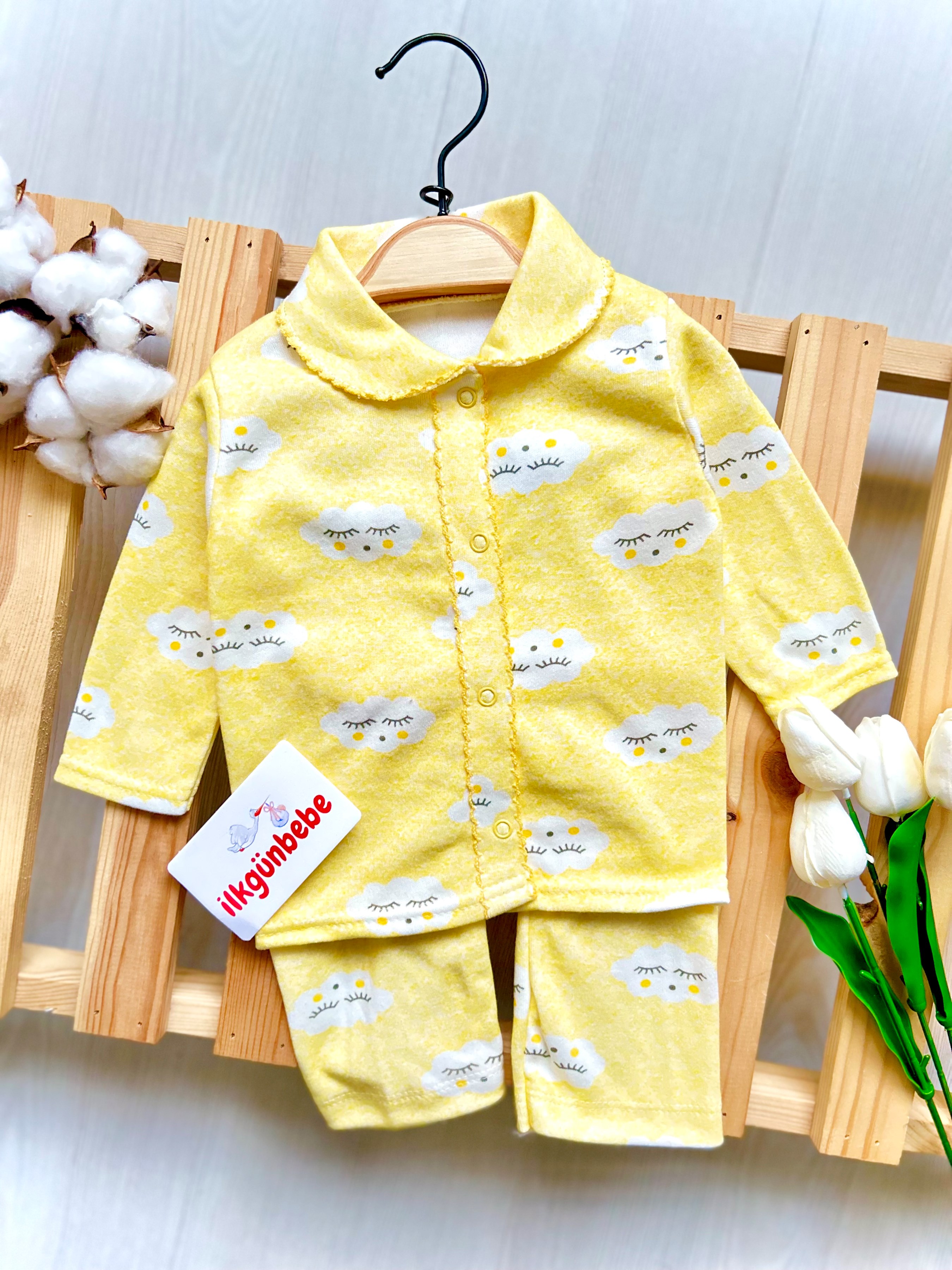 Bebe Yakalı Bulut Baskılı %100 Pamuk Pijama Takımı