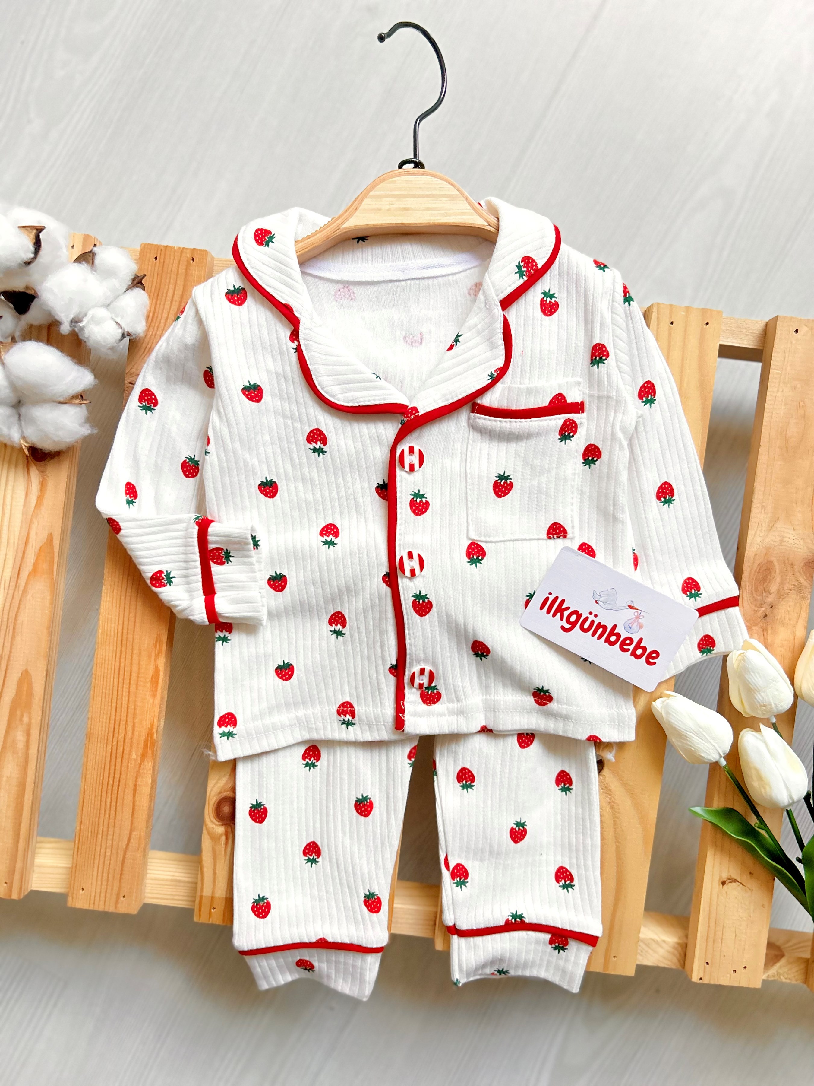 Çilek Desenli Bebe Yakalı %100 Pamuk Pijama Takımı 
