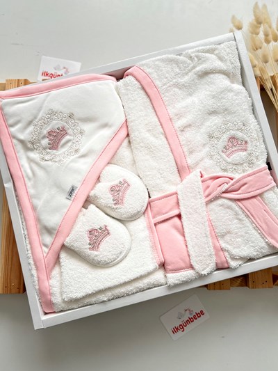 Prenses Baskılı %100 Organik Pamuk 4’lü Terlikli Keseli Bornoz Set