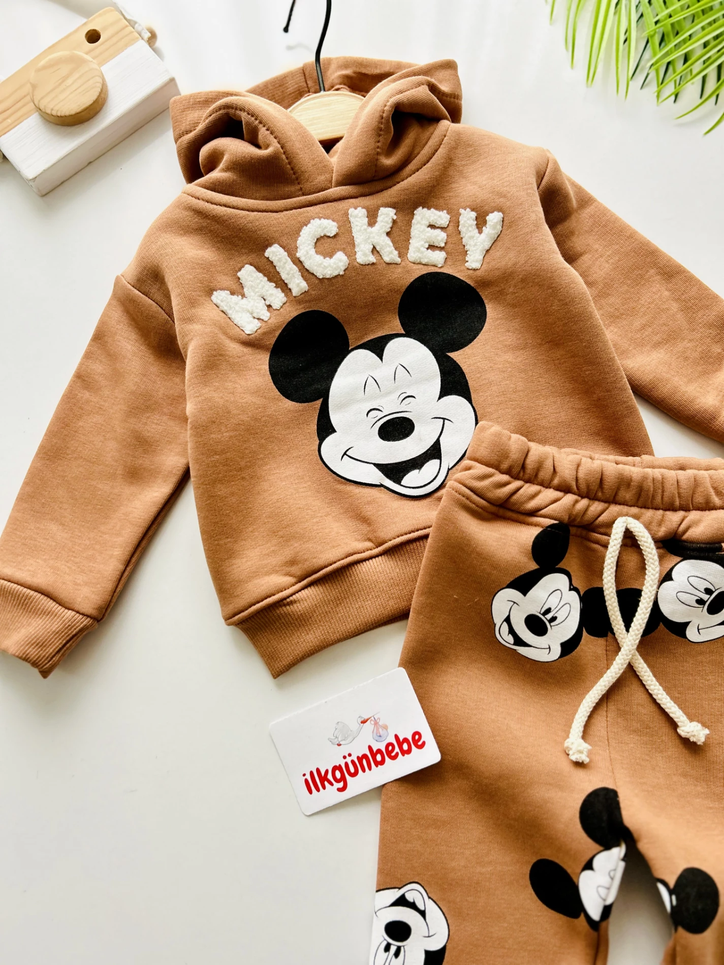 Mickey Mouse Kapüşonlu Sweatli 3 İp Şardonlu Kışlık 2’li Takım