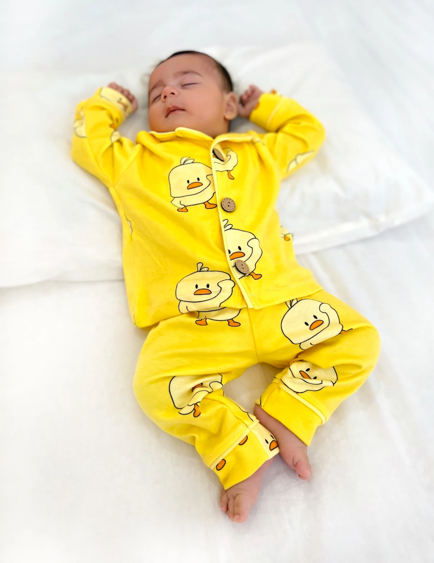 Sevimli Ördek Bebe Yakalı %100 Pamuk Yumuşacık Kumaş 2’li Unisex Pijama Takımı 