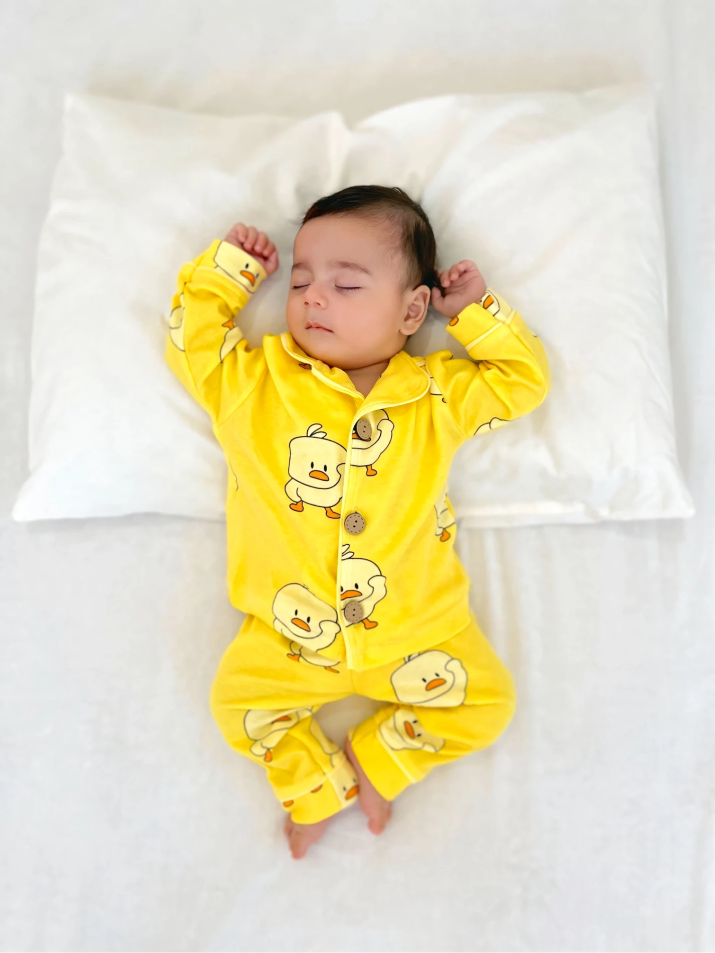 Sevimli Ördek Bebe Yakalı %100 Pamuk Yumuşacık Kumaş 2’li Unisex Pijama Takımı 