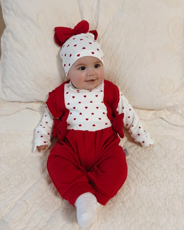 Fiyonk Detaylı Minik Kalp Desenli Bereli 2’li Tulum Set