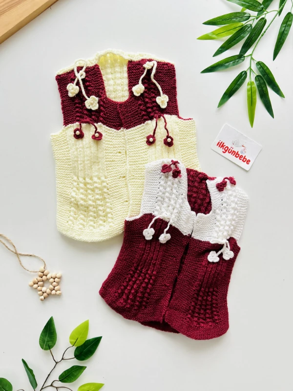 Çiçek Motifli İki Şiş El Örgüsü Bebek Yeleği