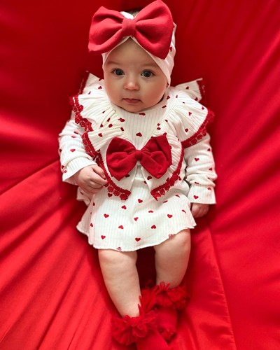 Fiyonklu Minik Kalpli Güpür Detaylı Boneli Altan Çıtçıtlı Romper Model 