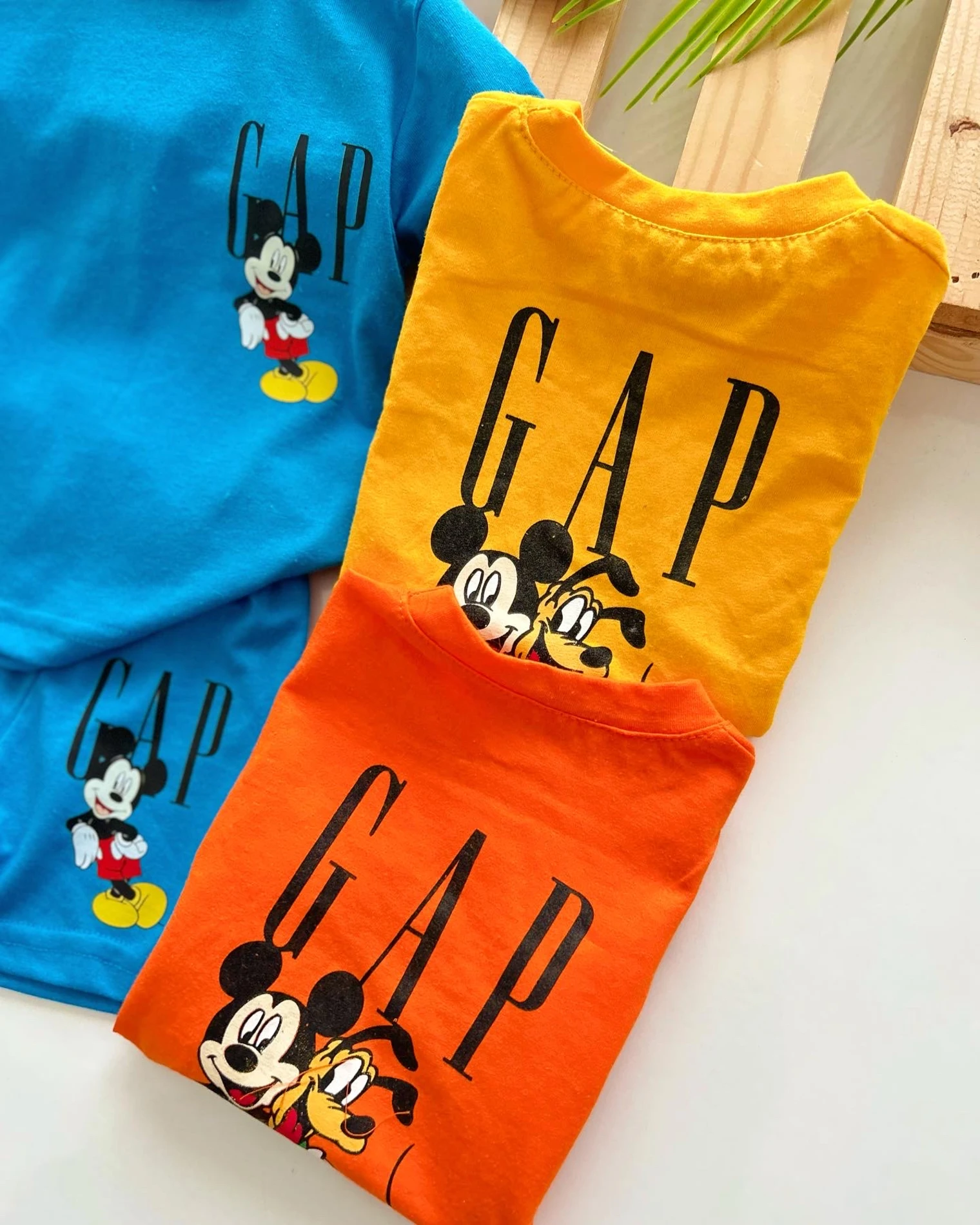 Gap Mickey Mouse Arkası Baskılı 2’li Şortlu Alt Üst Takım