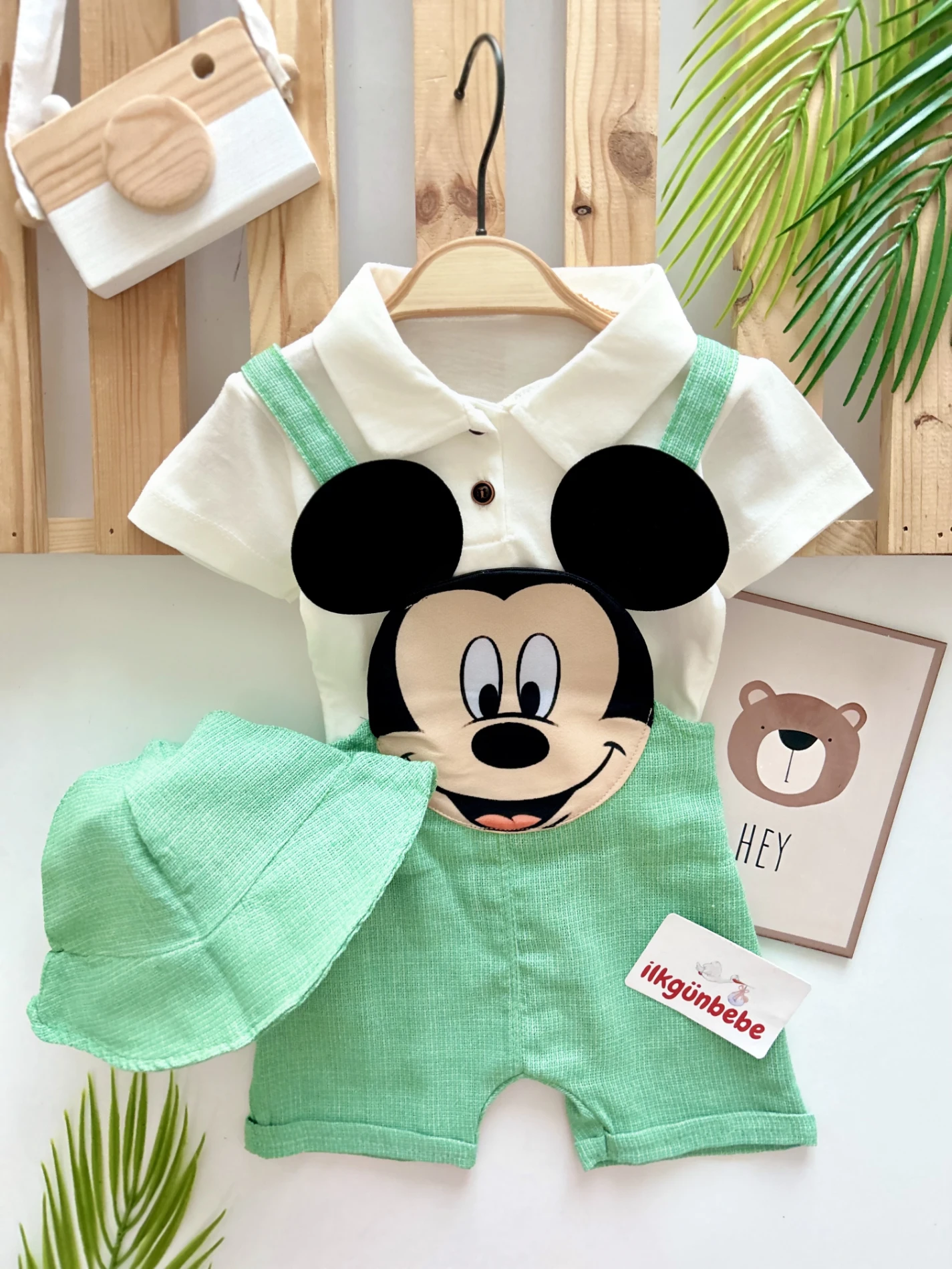 Mickey Mouse Baskılı Tişörtlü Bucket Şapkalı 3’lü Yazlık Set