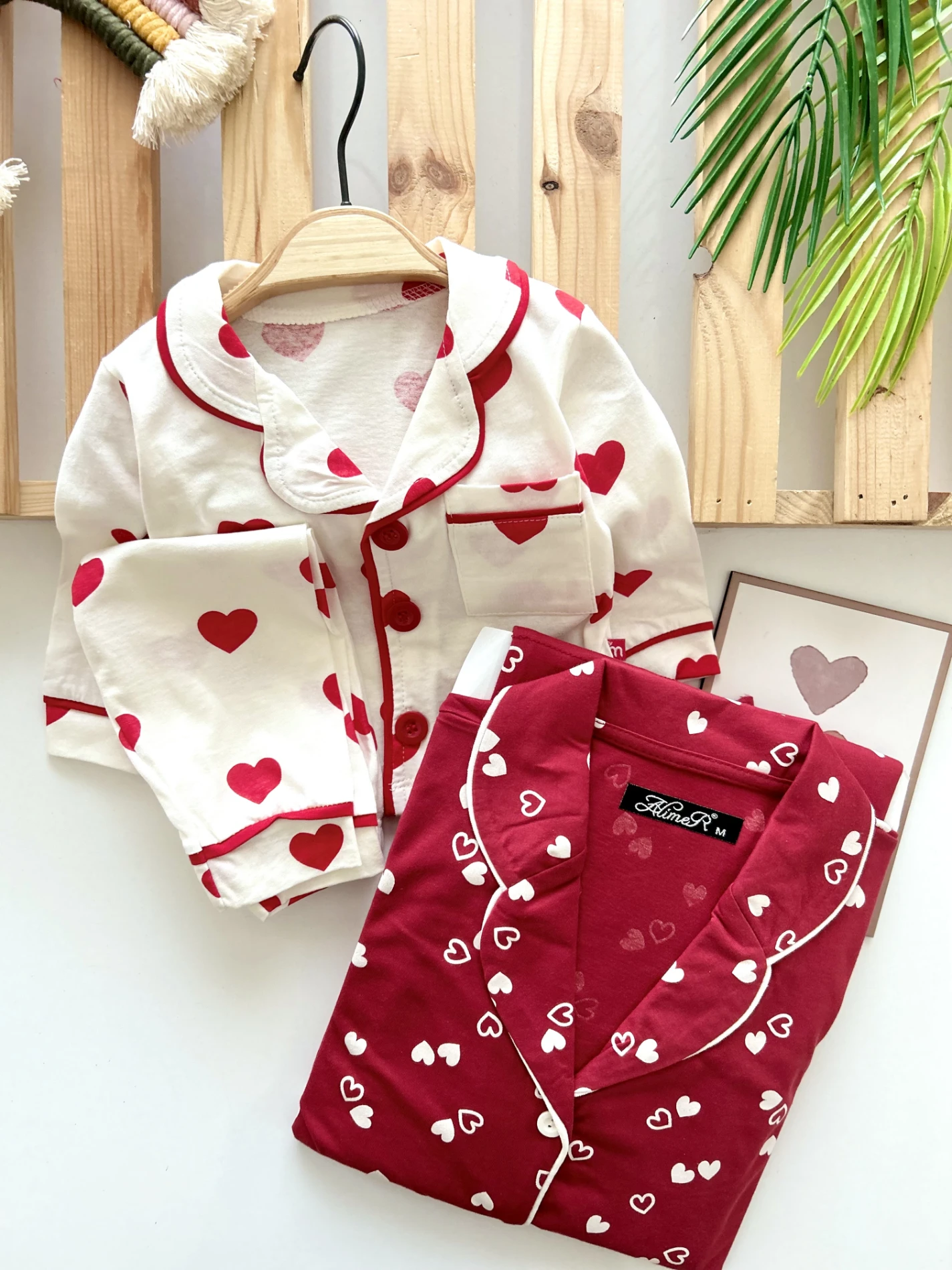Kalp Desenli Bebe Yakalı  %100 Pamuk Esnek Premium Kaliteli Kumaşlı Uzun Kollu Pijama Seti
