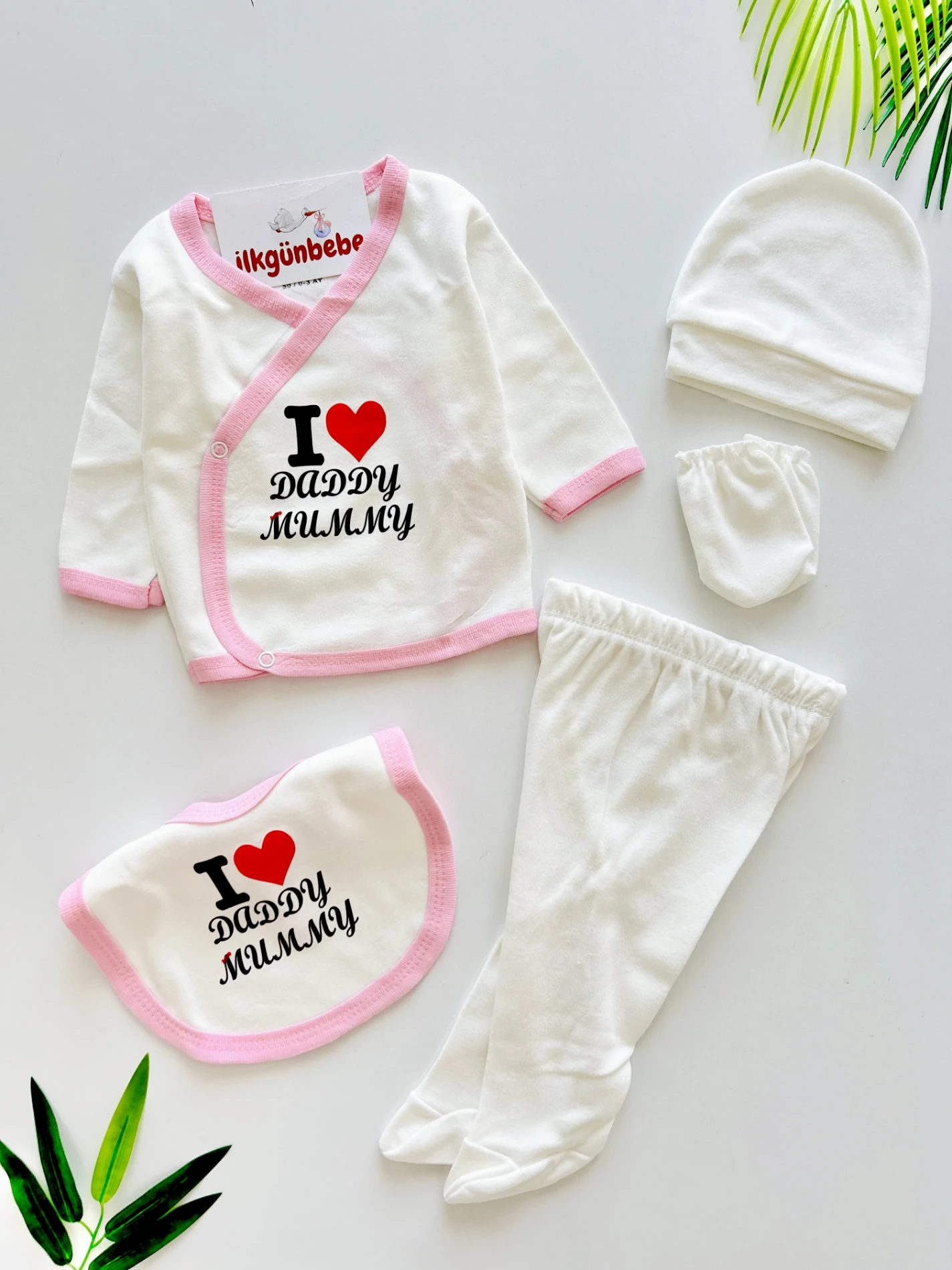 I Love Mommy Daddy Baskılı 5 Parça %100 Pamuk Yenidoğan Set