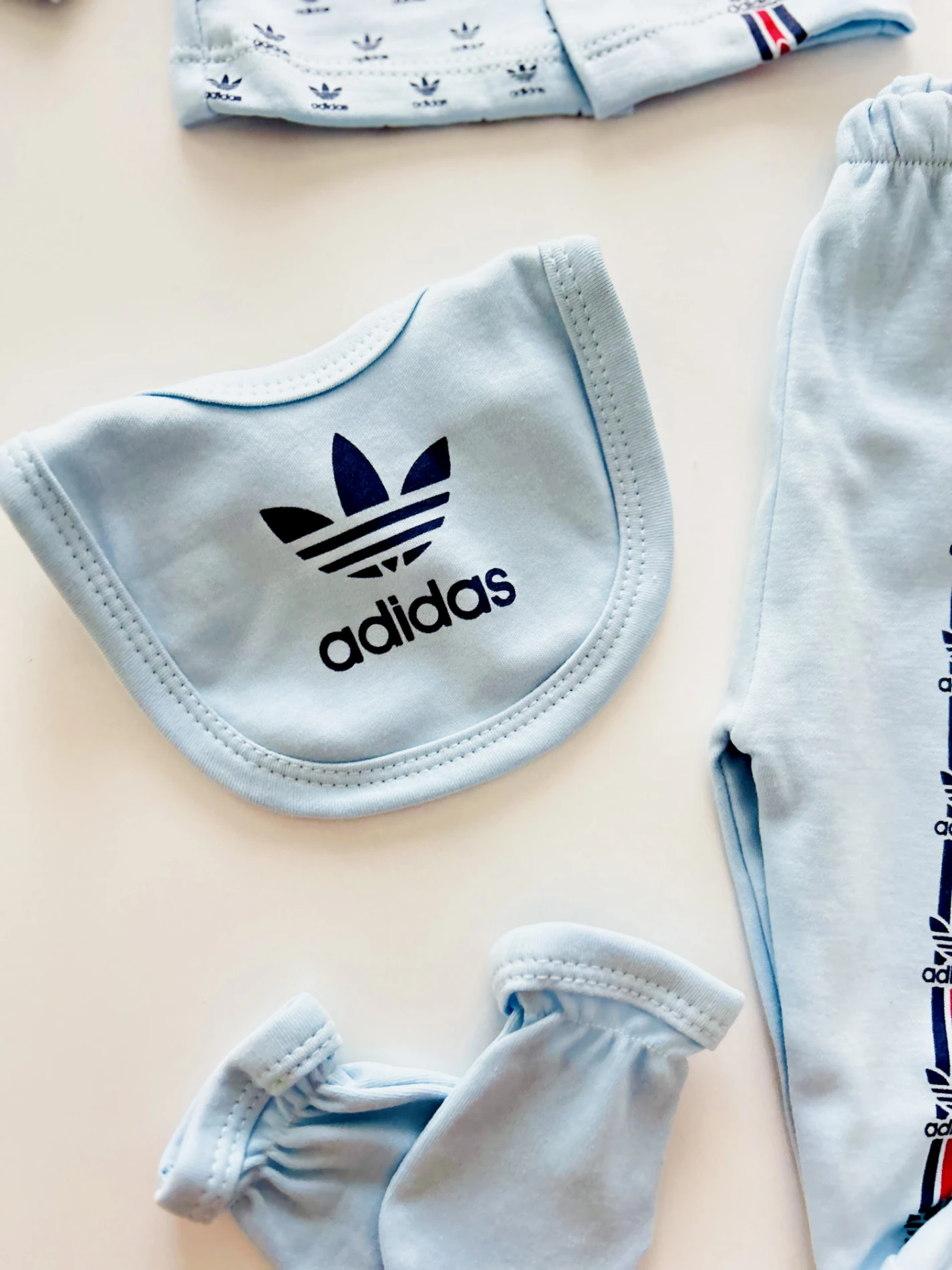 Adidas Marka 7 Parça %100 Pamuk Yenidoğan Hastane Çıkışı Seti