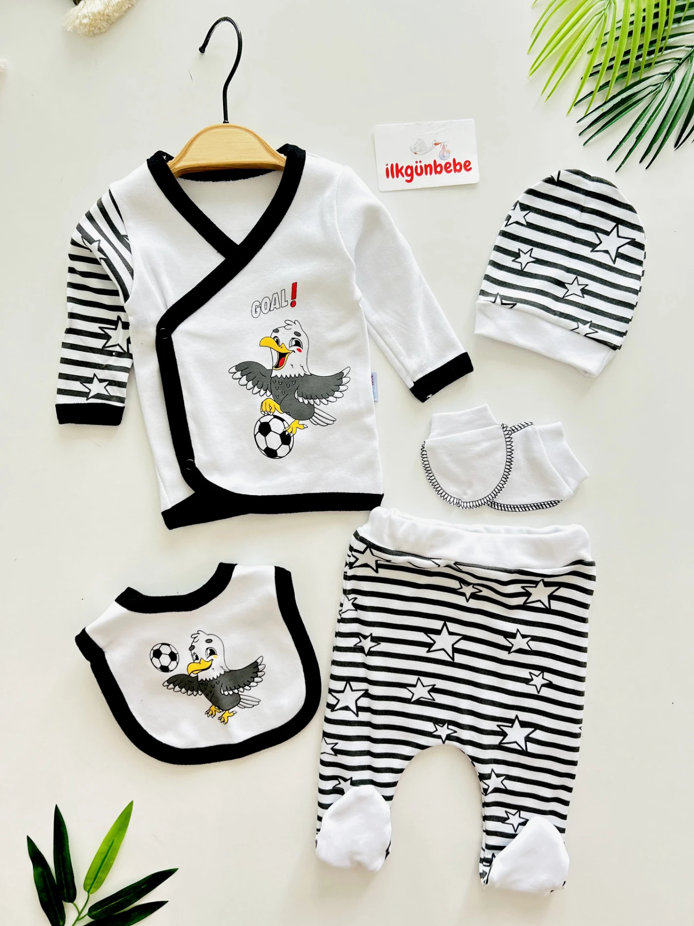 Beşiktaş  Minik Fanatik Unisex  5 Parça %100 Pamuk Yenidoğan Set