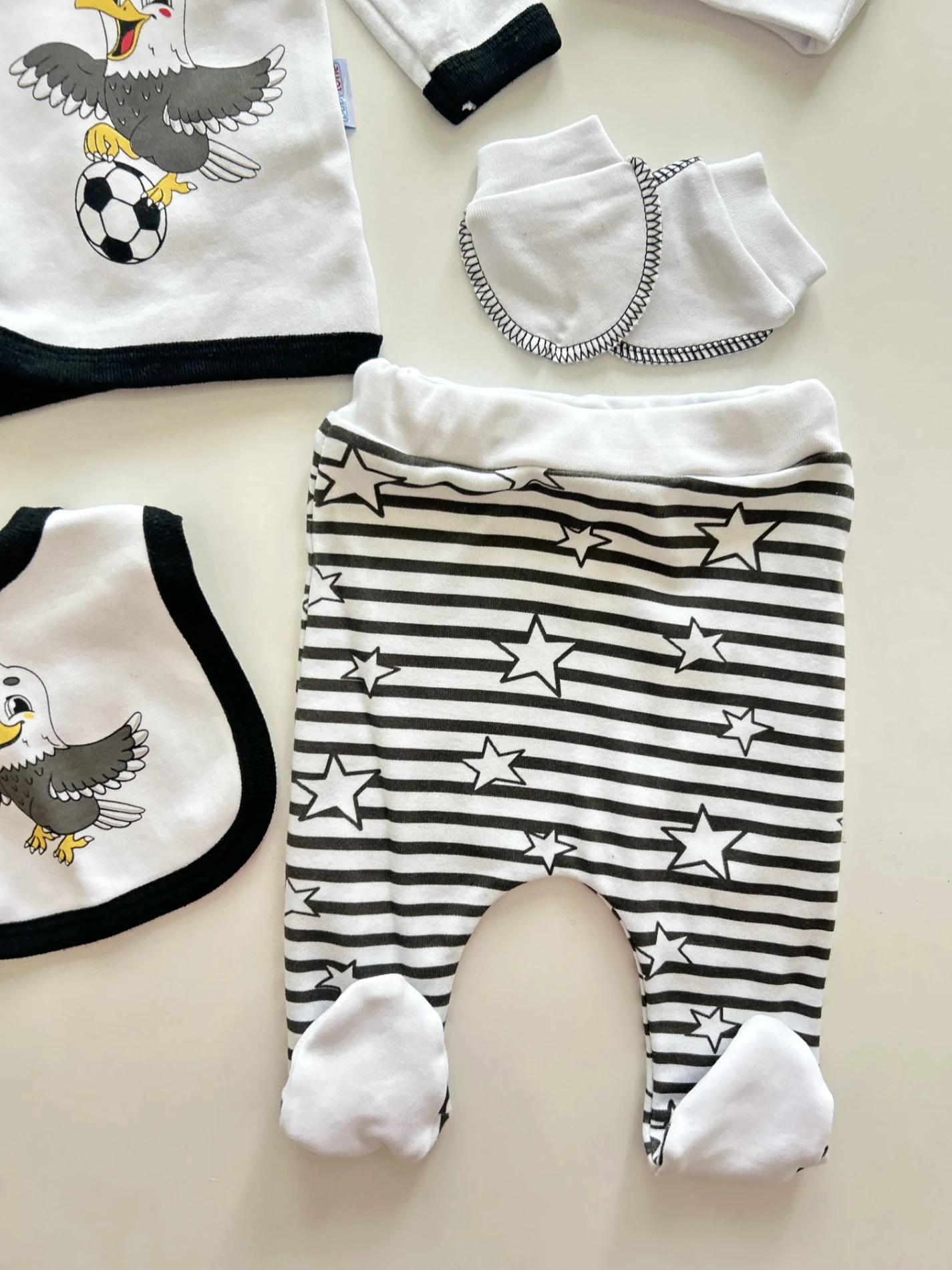 Beşiktaş  Minik Fanatik Unisex  5 Parça %100 Pamuk Yenidoğan Set