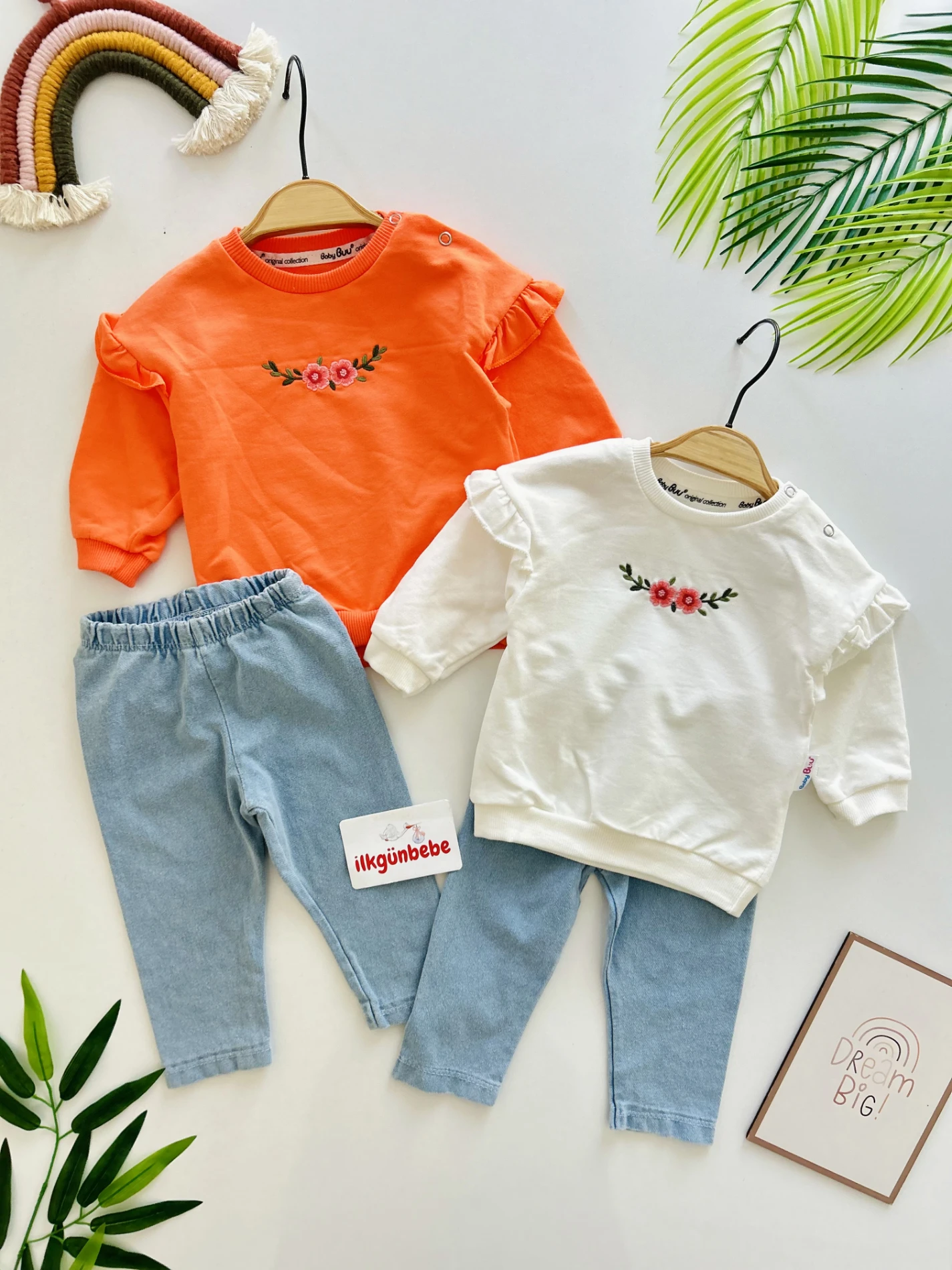 Çiçek Nakışlı Omuz Fırfırlı Kot Pantalonlu Takım