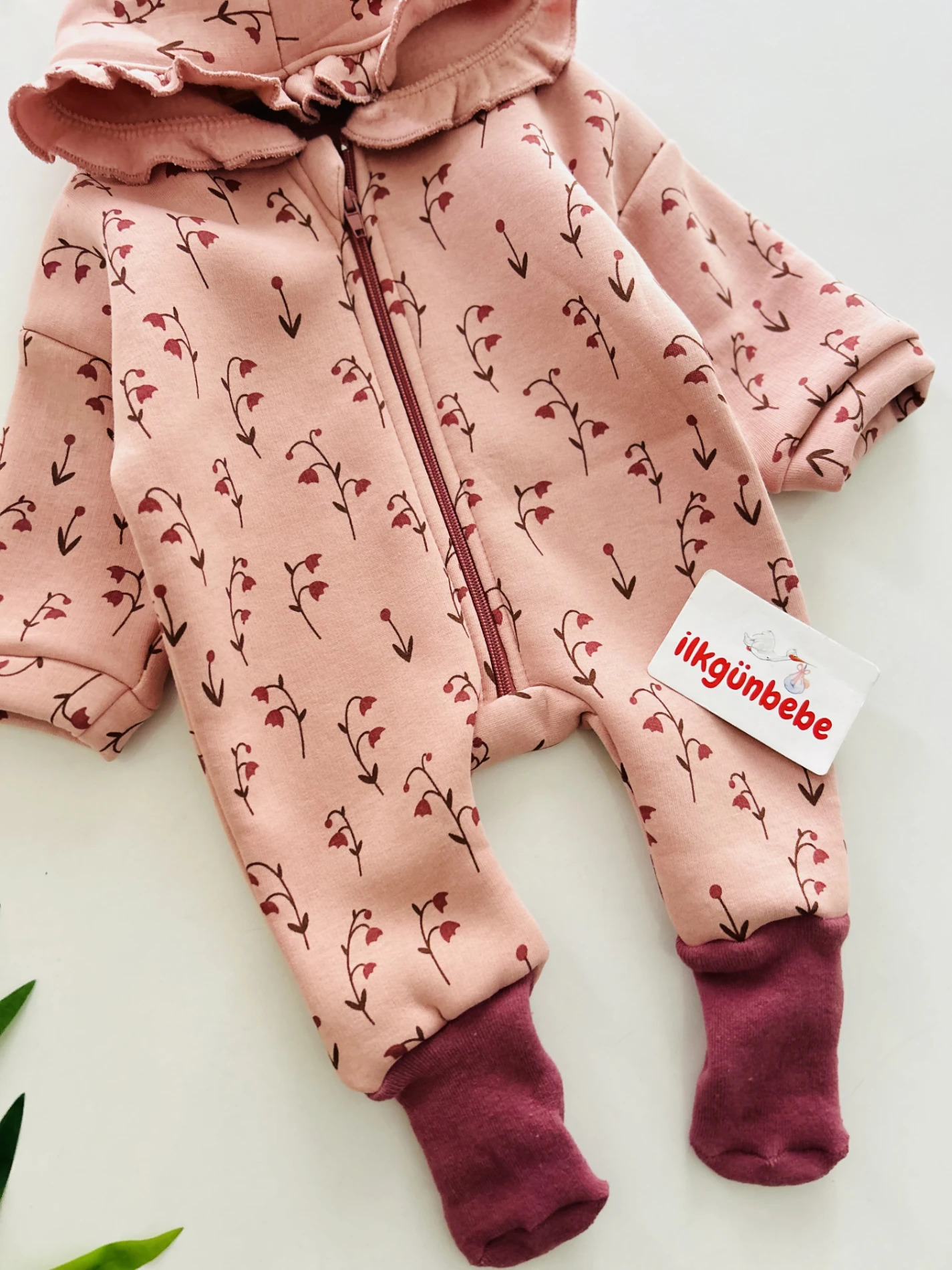 Pembe Çiçek Desenli Şardonlu Fırfırlı Kapüşonlu Bebek Tulum