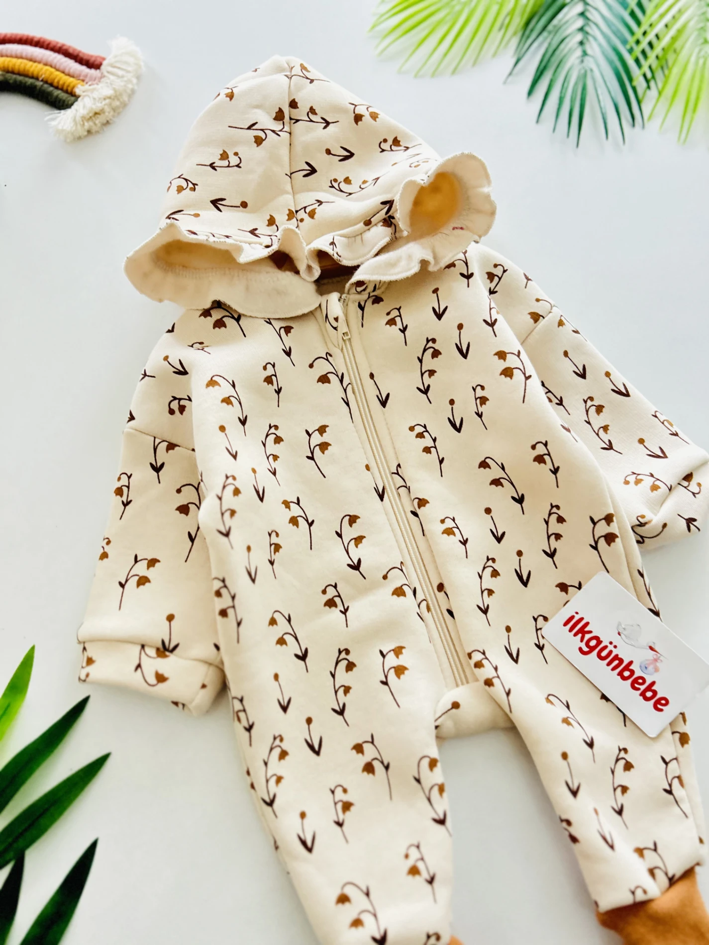 Pembe Çiçek Desenli Şardonlu Fırfırlı Kapüşonlu Bebek Tulum