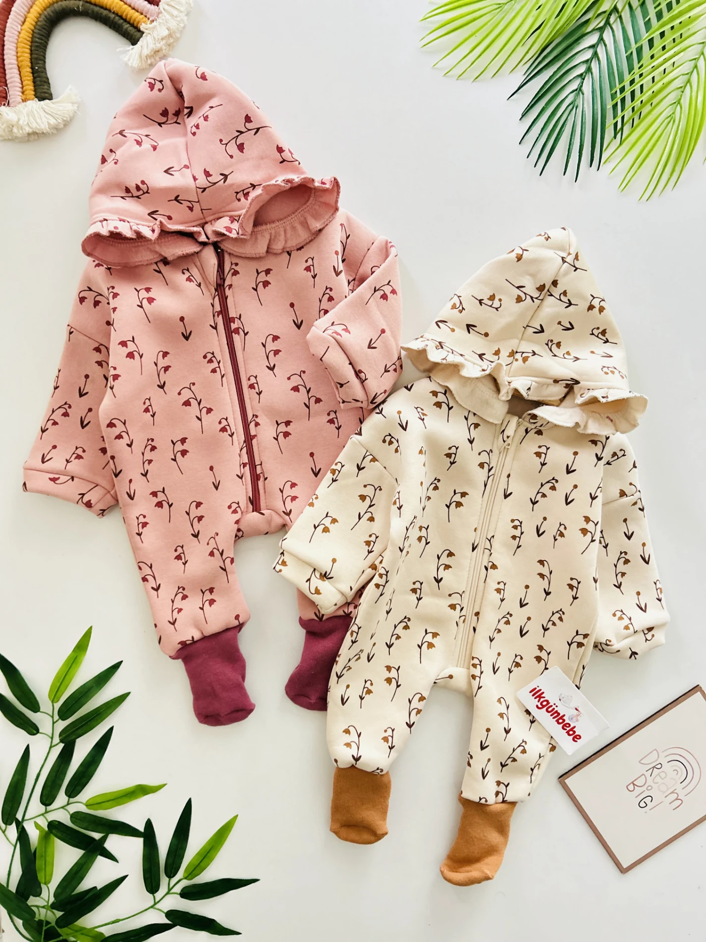 Pembe Çiçek Desenli Şardonlu Fırfırlı Kapüşonlu Bebek Tulum