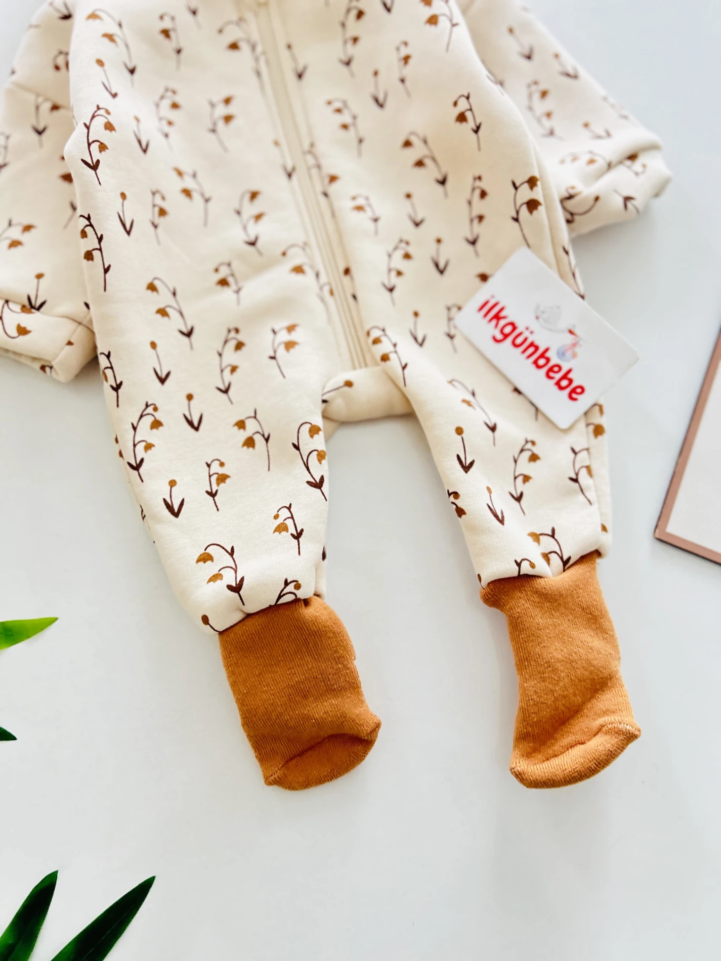 Pembe Çiçek Desenli Şardonlu Fırfırlı Kapüşonlu Bebek Tulum