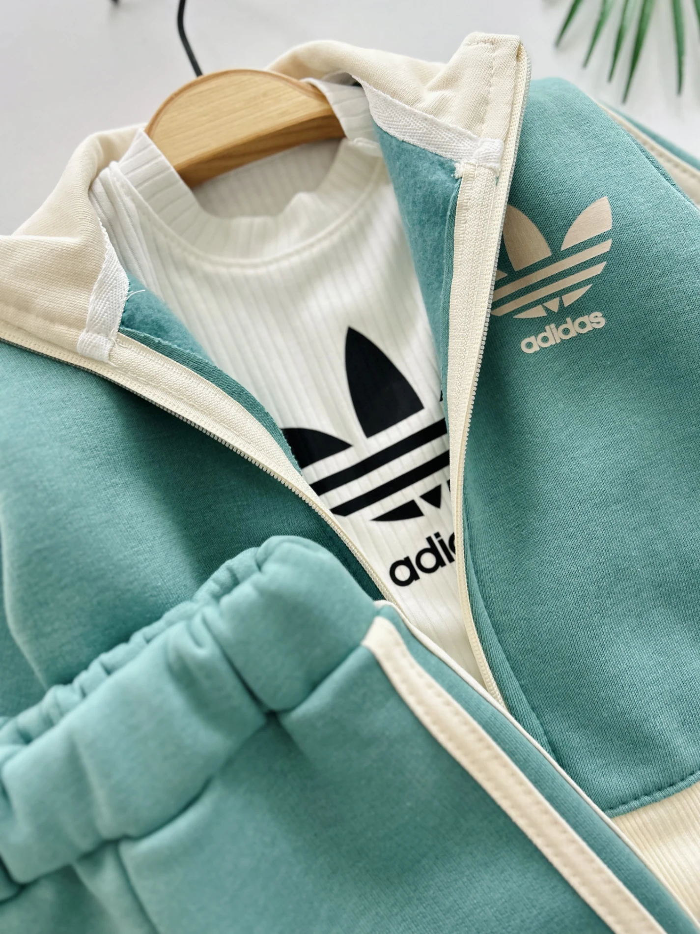 Marka Çizgili 3 İp Şardonlu Premium Kalite Dik Yaka 3’lü Takım