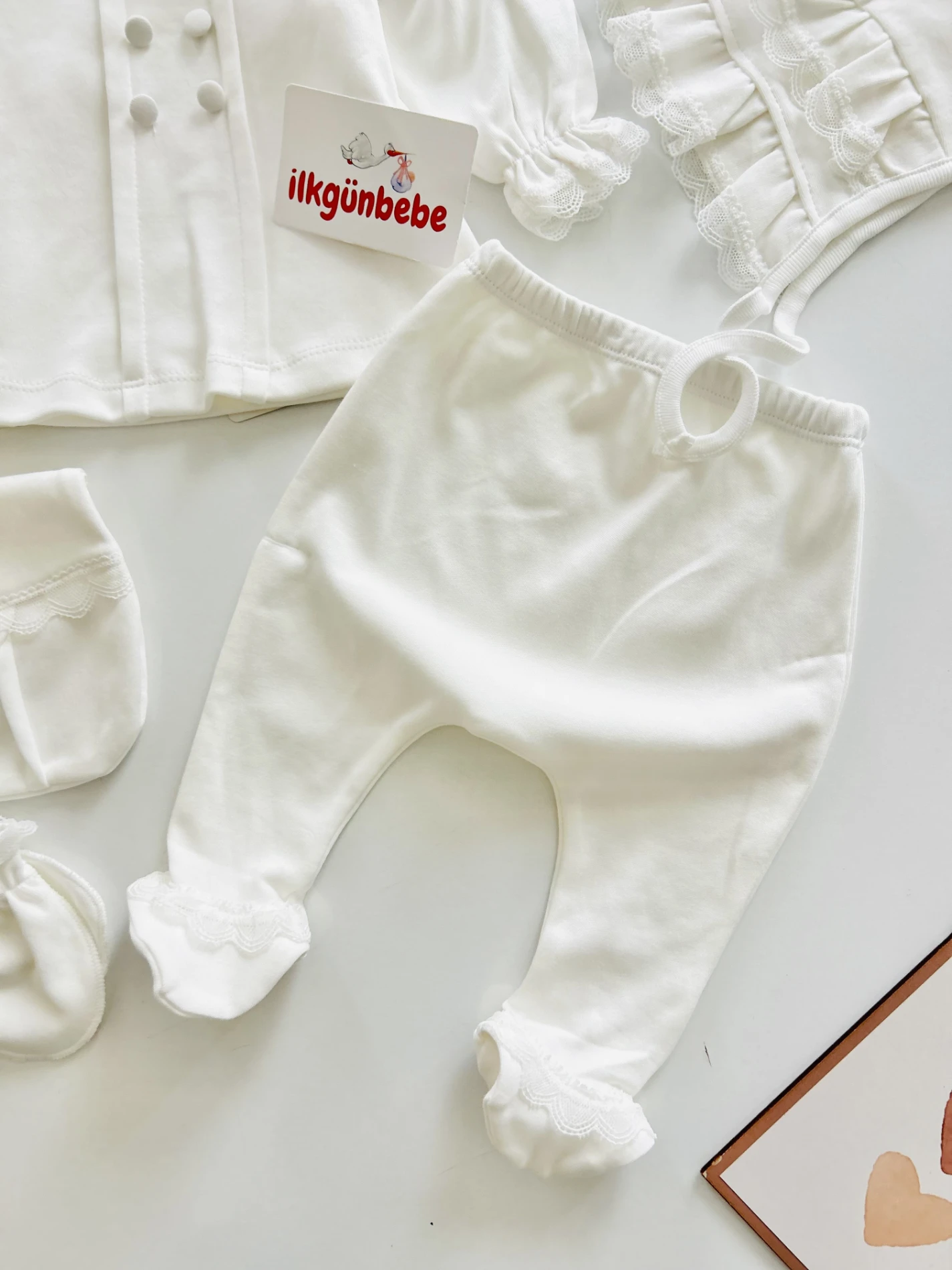 Dantelli 5 Parça %100 Pamuk Yenidoğan Set