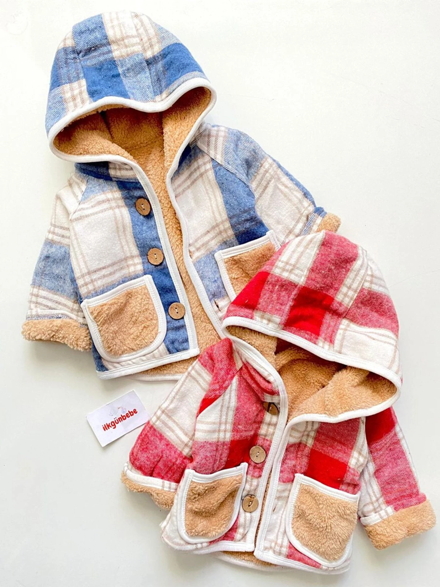 Ekose Desenli Ahşap Düğmeli Unisex İçi Peluşlu Sıcacık Tutacak Kapşonlu Mont