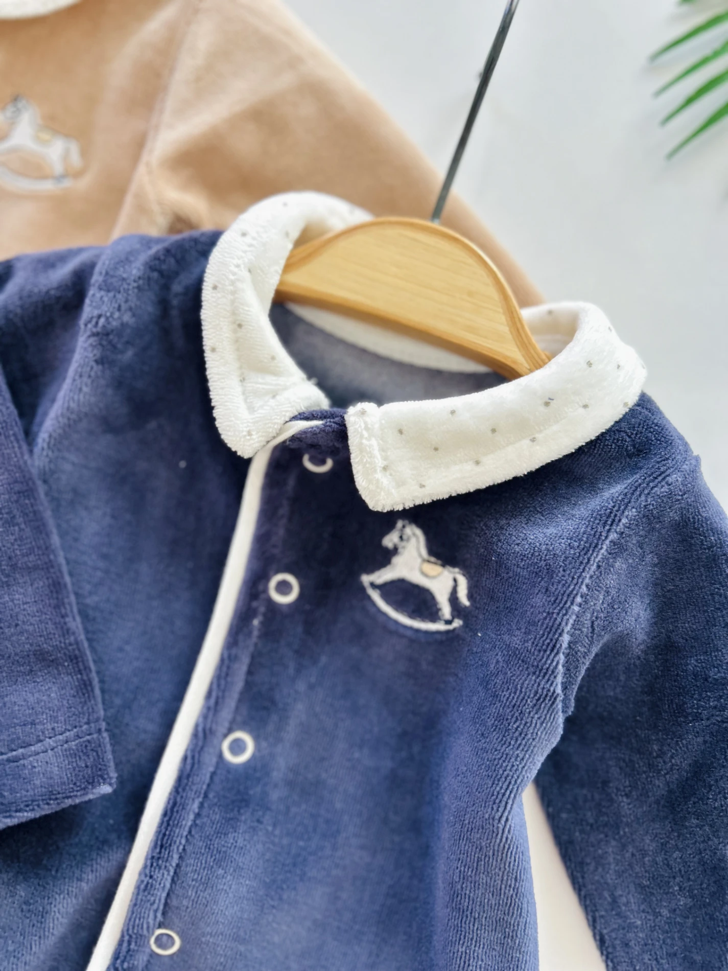 Şapkalı Yaka Detaylı Kadife Kumaş Premium Tulum