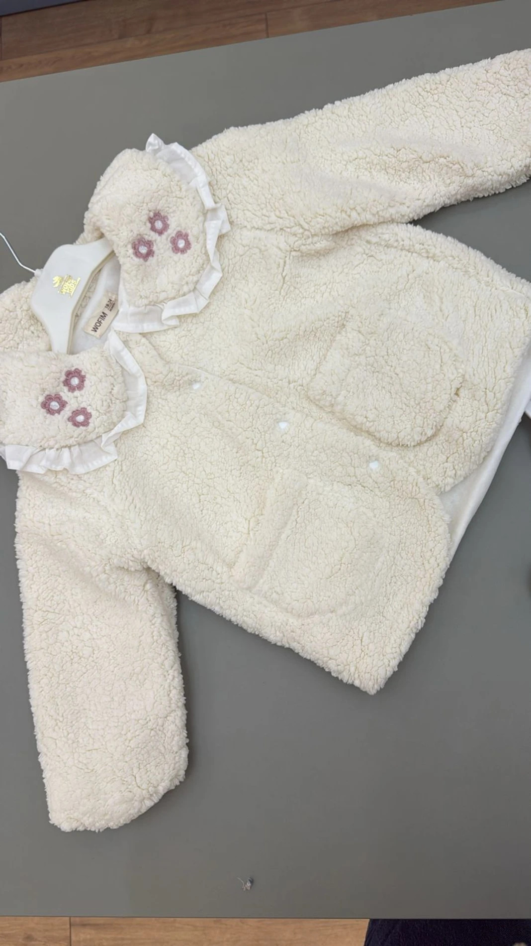 Fisto Yaka Çiçek Nakışlı Peluş Mont Ceket