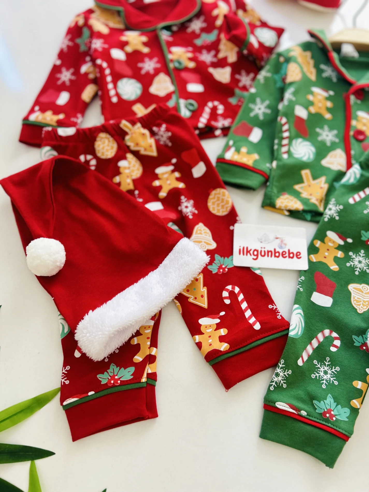 Bebe Yaka Yılbaşı Temalı %100 Pamuk Ponpon Şapkalı 3’lü Takım