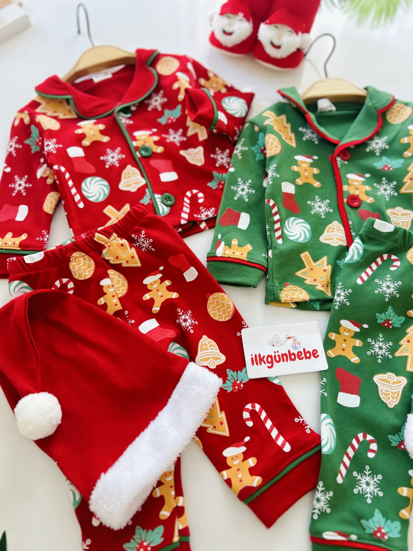 Bebe Yaka Yılbaşı Temalı %100 Pamuk Ponpon Şapkalı 3’lü Takım