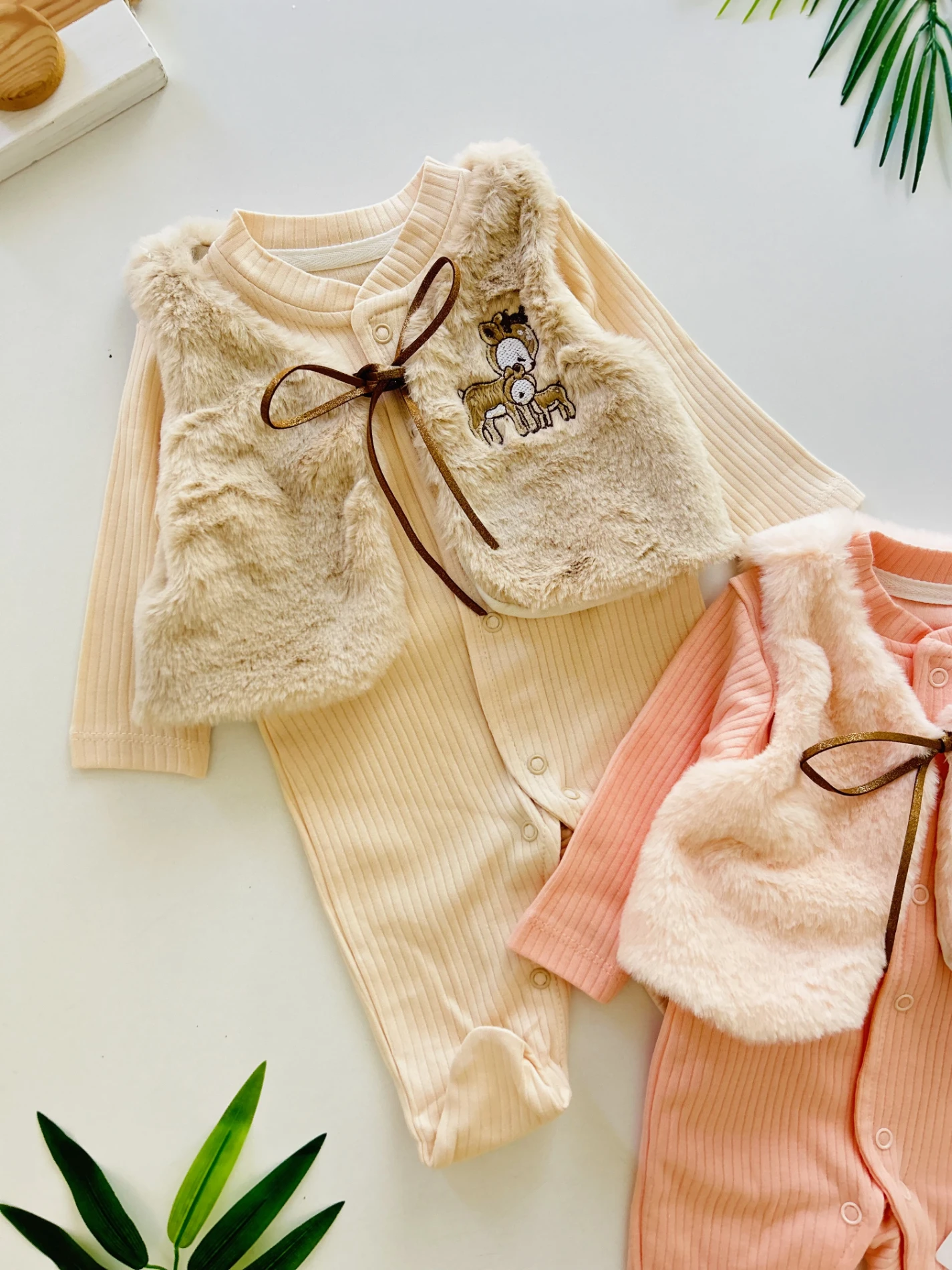 Geyik Desenli Peluş Yelekli 2’li Tulum Set