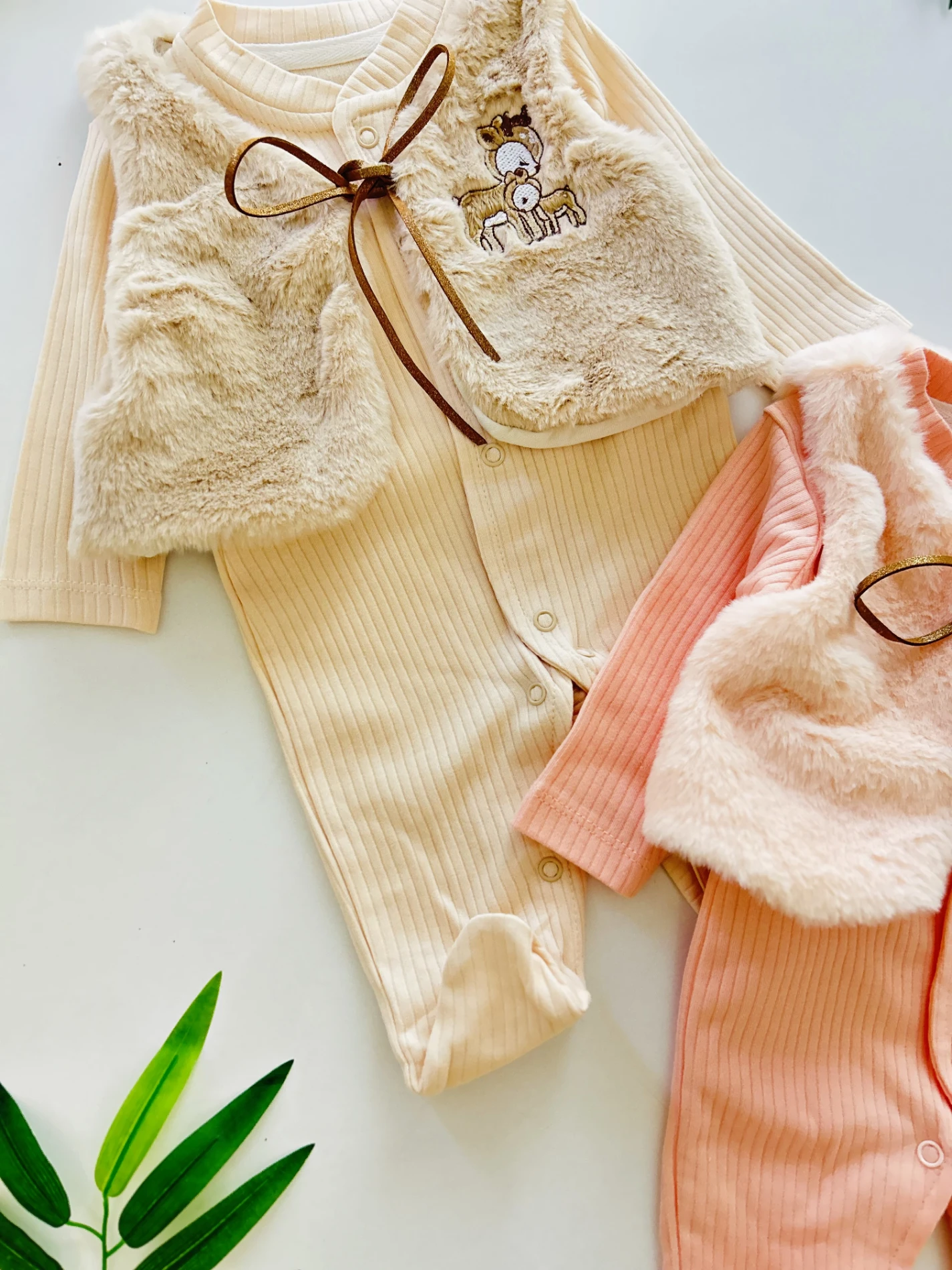 Geyik Desenli Peluş Yelekli 2’li Tulum Set