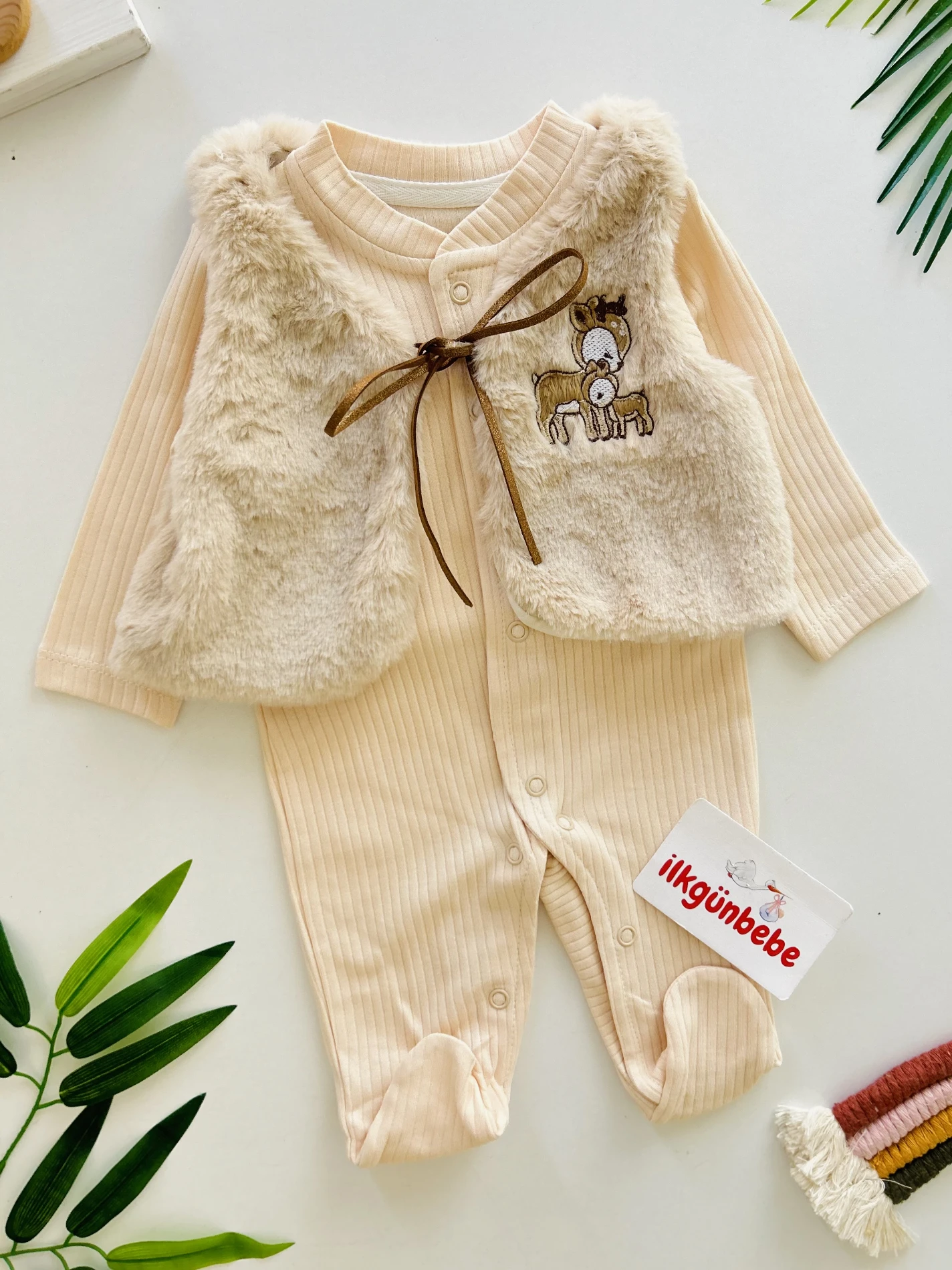 Geyik Desenli Peluş Yelekli 2’li Tulum Set