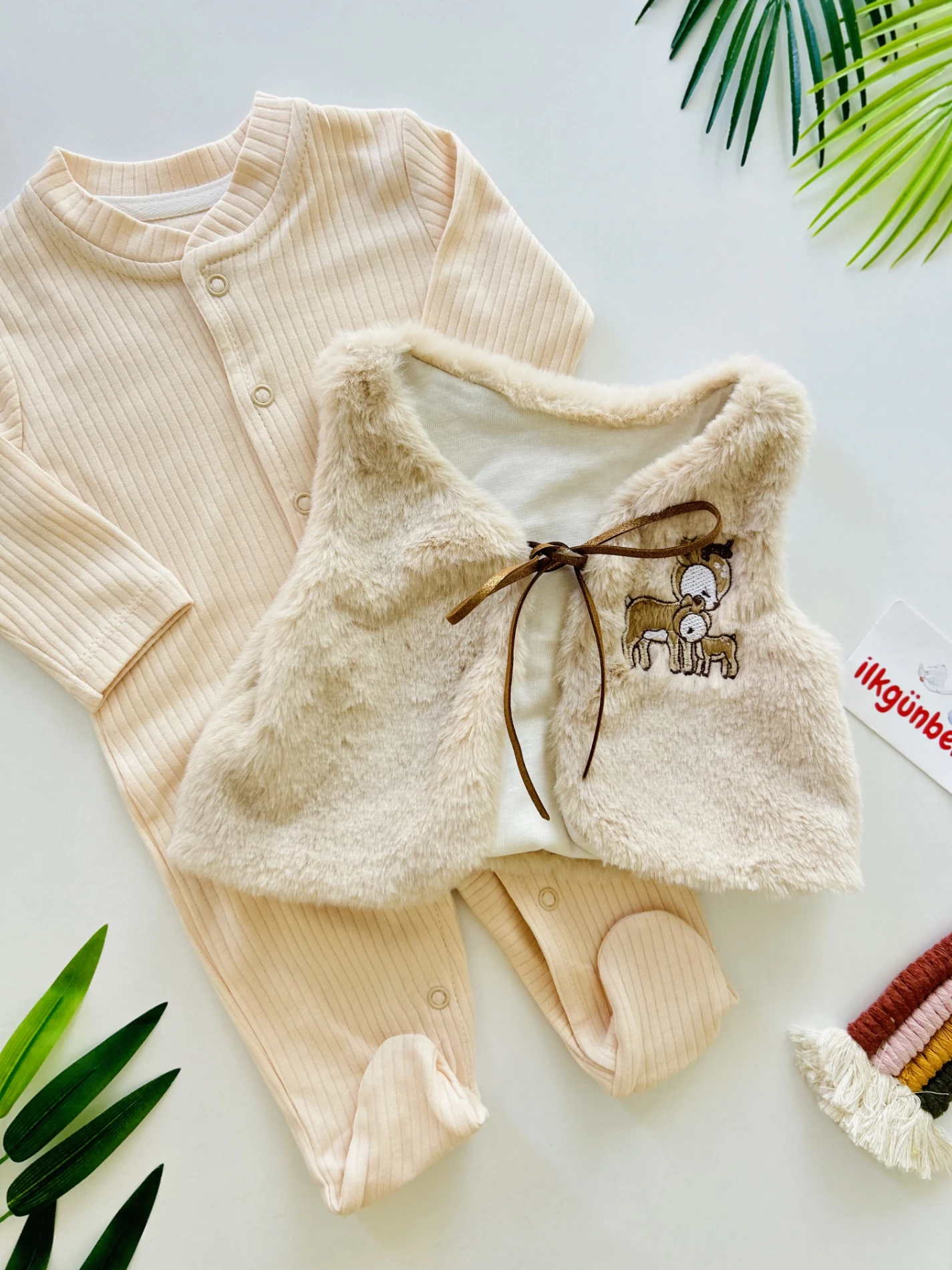 Geyik Desenli Peluş Yelekli 2’li Tulum Set