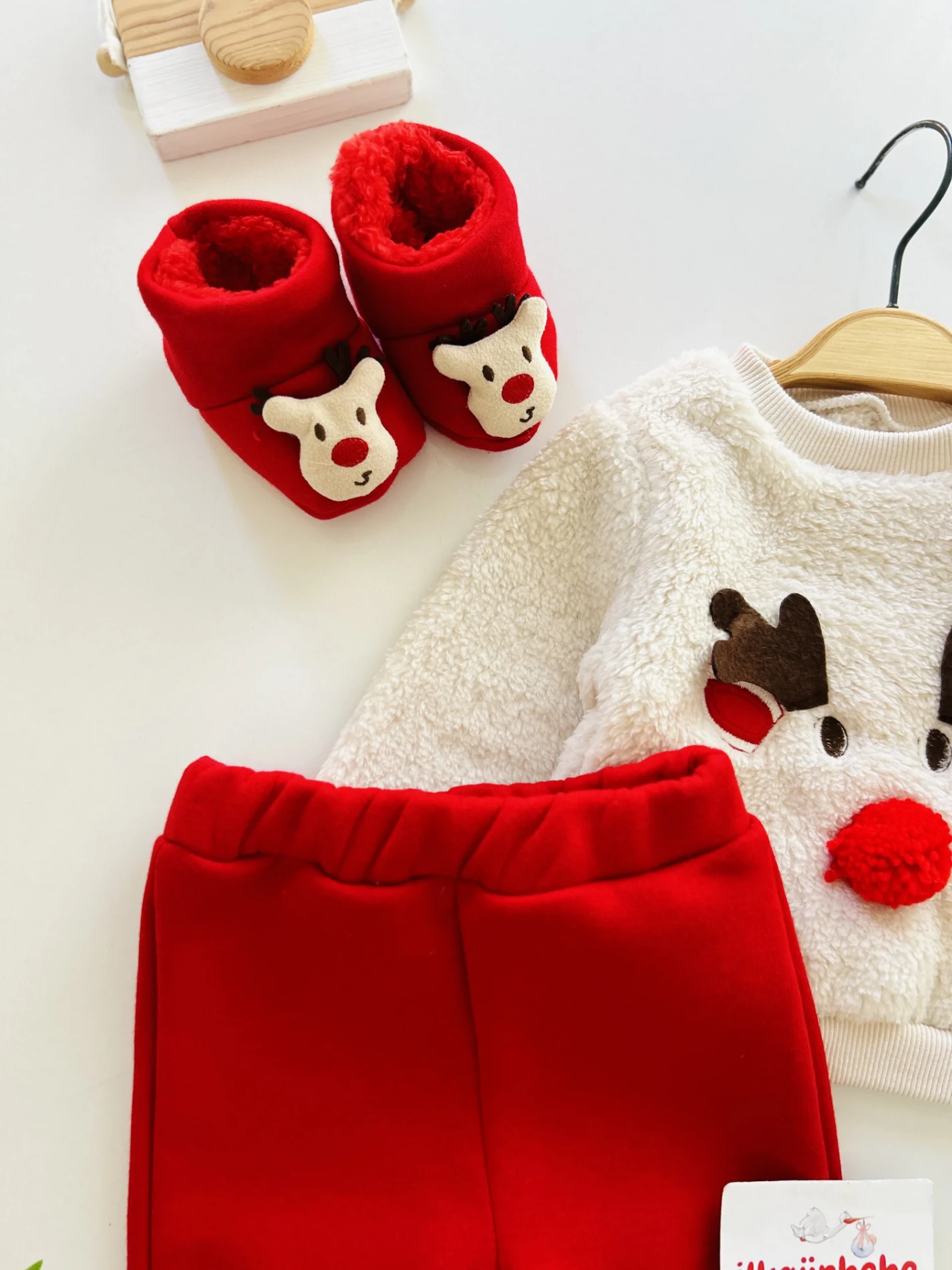 Geyik Yılbaşı Panduflu Şapkalı 4’lü Takım