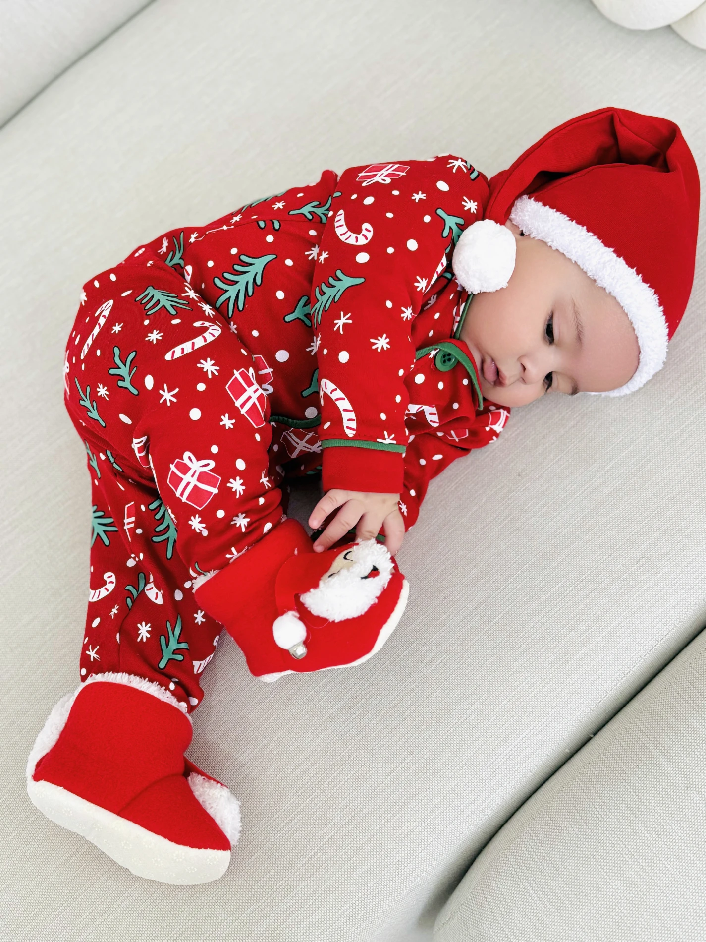 Bebe Yaka Yılbaşı Temalı %100 Pamuk Ponpon Şapkalı 3’lü Takım