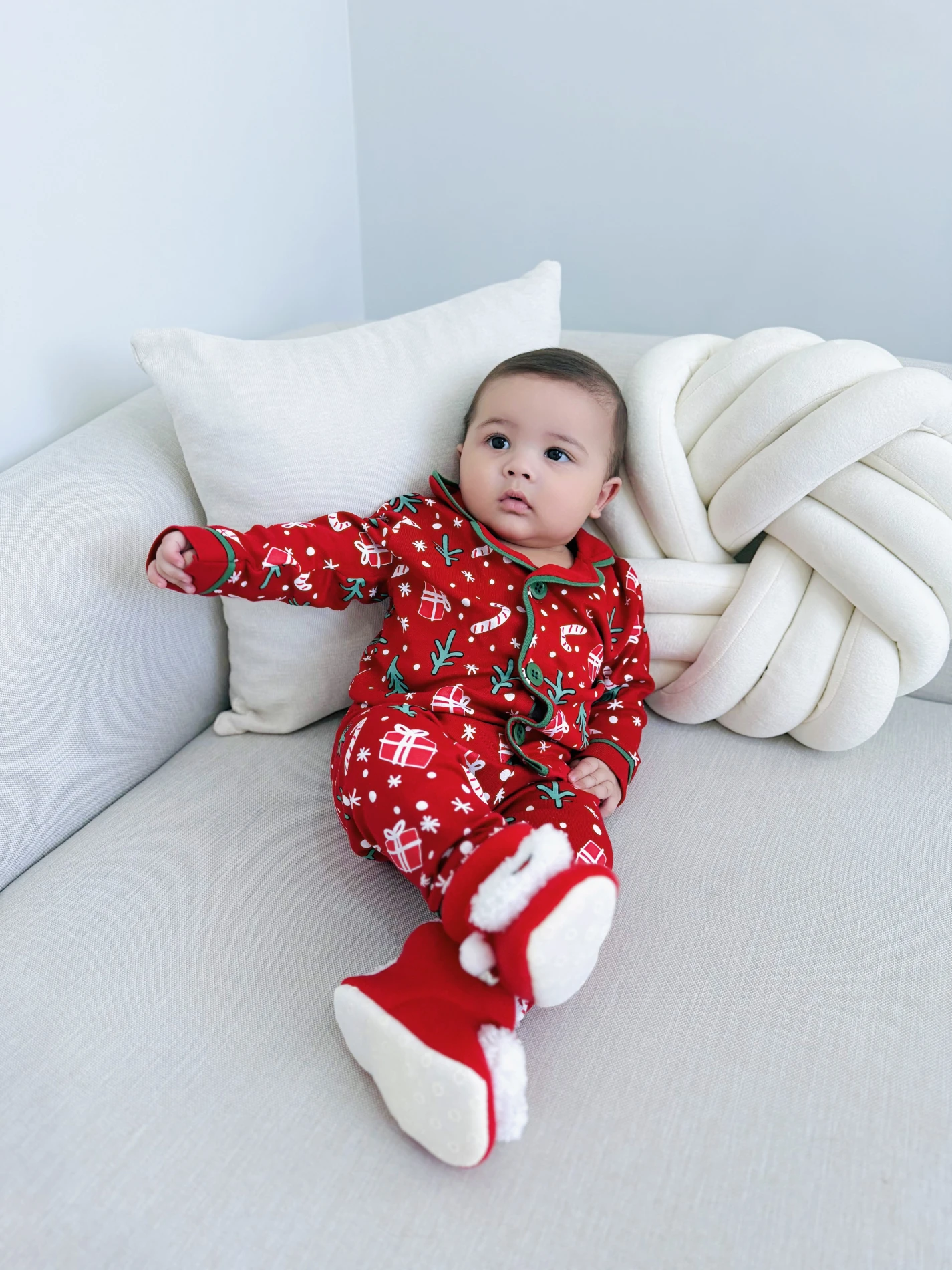 Bebe Yaka Yılbaşı Temalı %100 Pamuk Ponpon Şapkalı 3’lü Takım