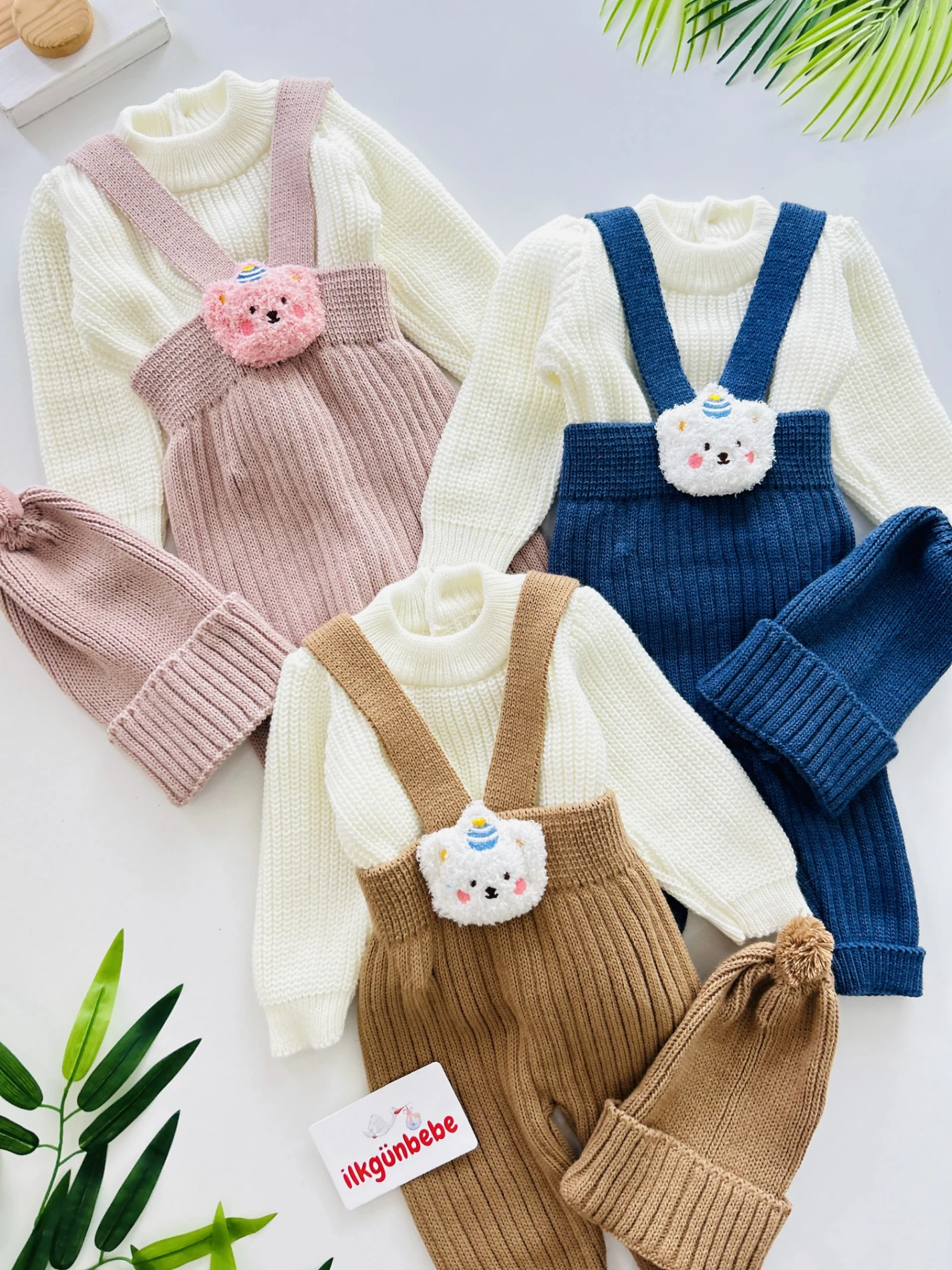 Selanik Örgüsü Triko Kazaklı Oyuncak Detaylı Çarpraz Askılı Salopetli Ponpon Şapkalı 3’lü Takım