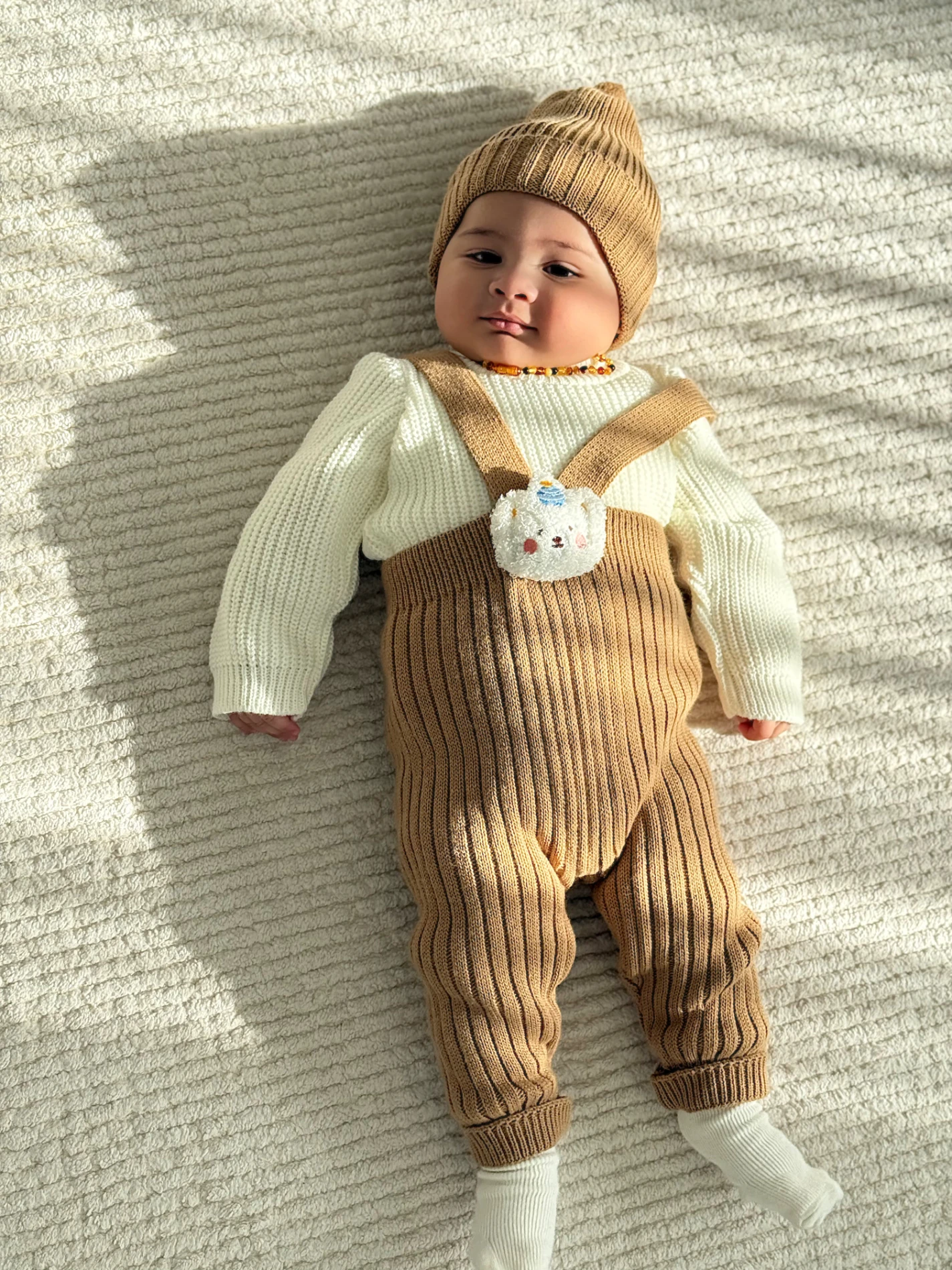 Selanik Örgüsü Triko Kazaklı Oyuncak Detaylı Çarpraz Askılı Salopetli Ponpon Şapkalı 3’lü Takım