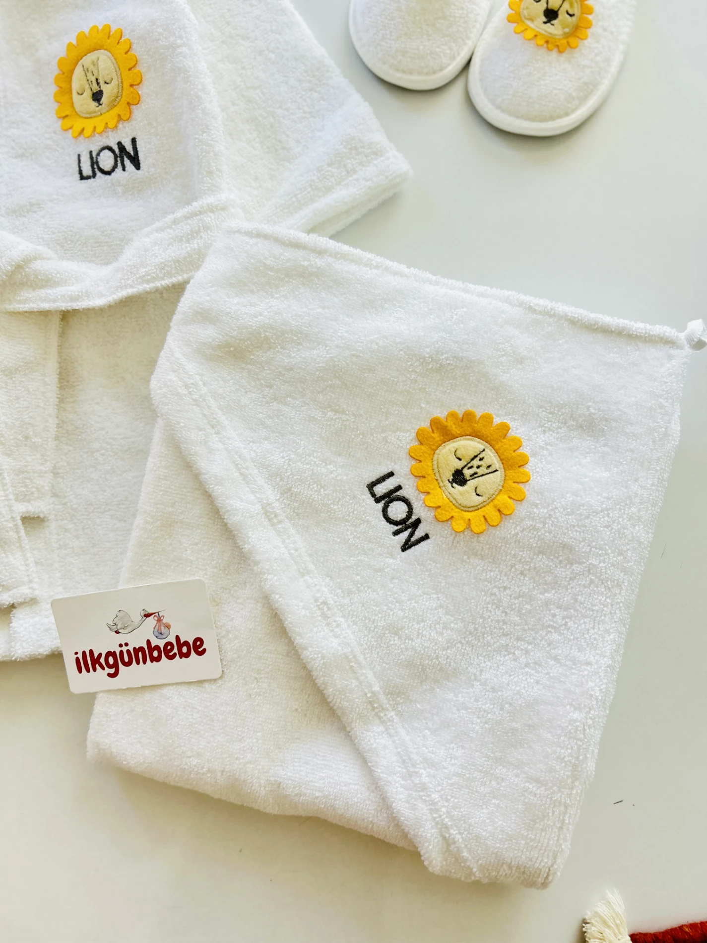 Aslan Desenli  %100 Pamuk Organik Terlikli 3 Parça Bornoz Seti