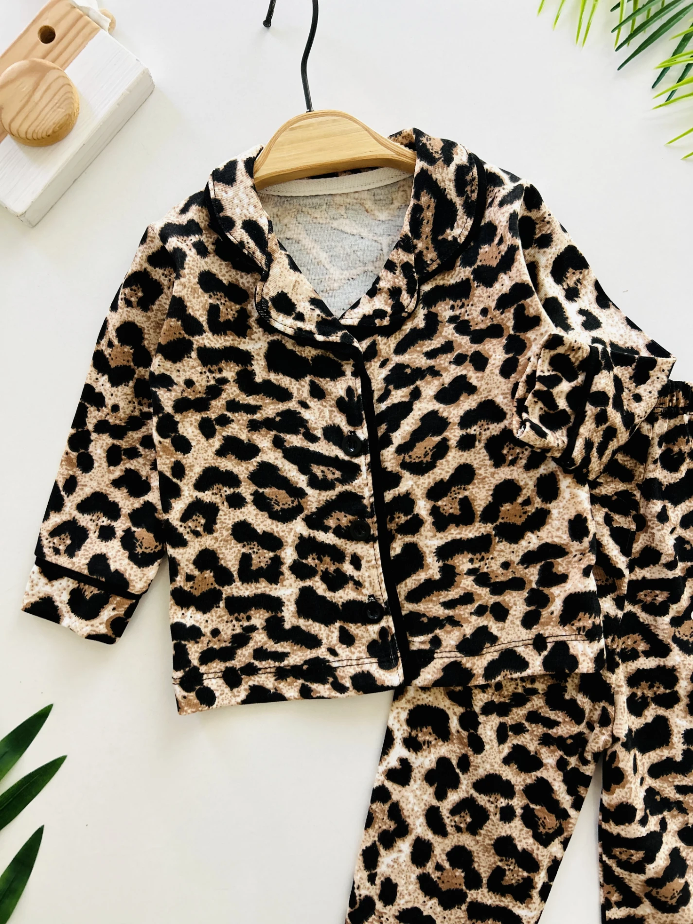 Leopar Desenli  %100 Pamuk Bebe Yakalı Pijama Takımı