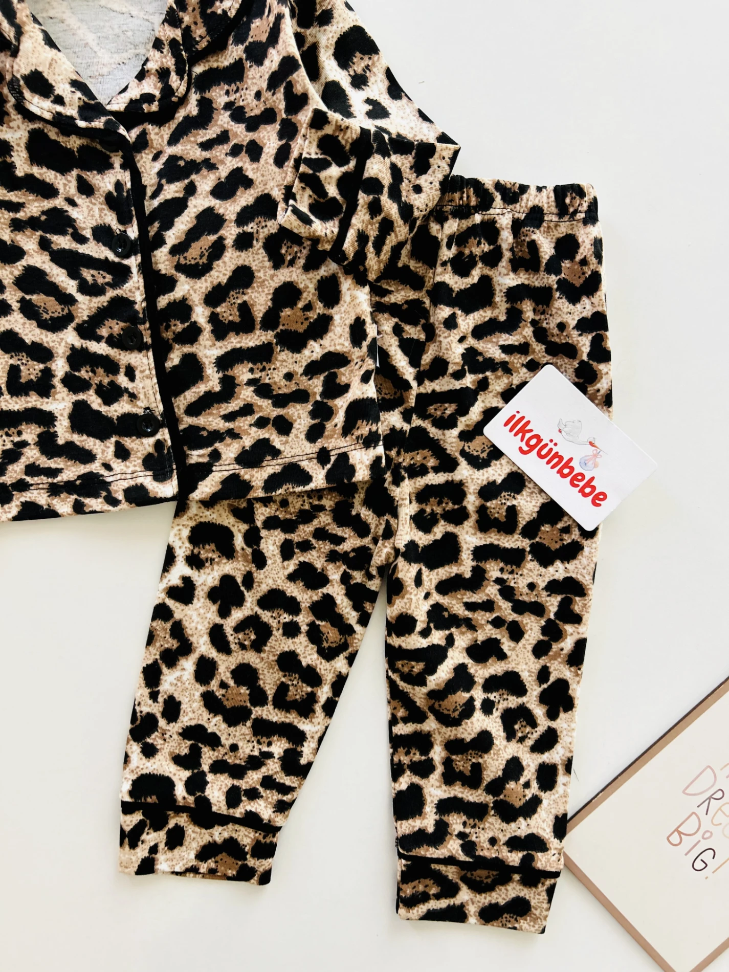 Leopar Desenli  %100 Pamuk Bebe Yakalı Pijama Takımı