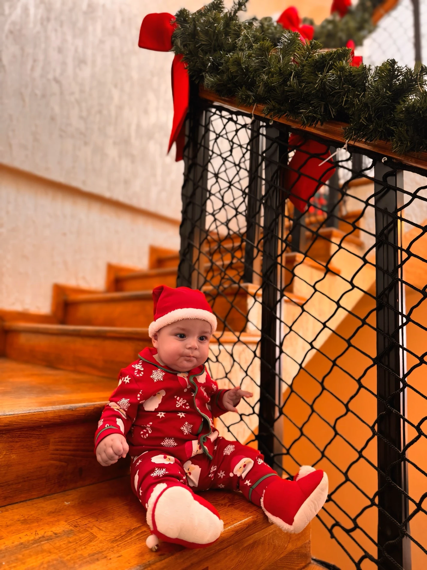 Bebe Yaka Yılbaşı Temalı %100 Pamuk Ponpon Şapkalı 3’lü Takım