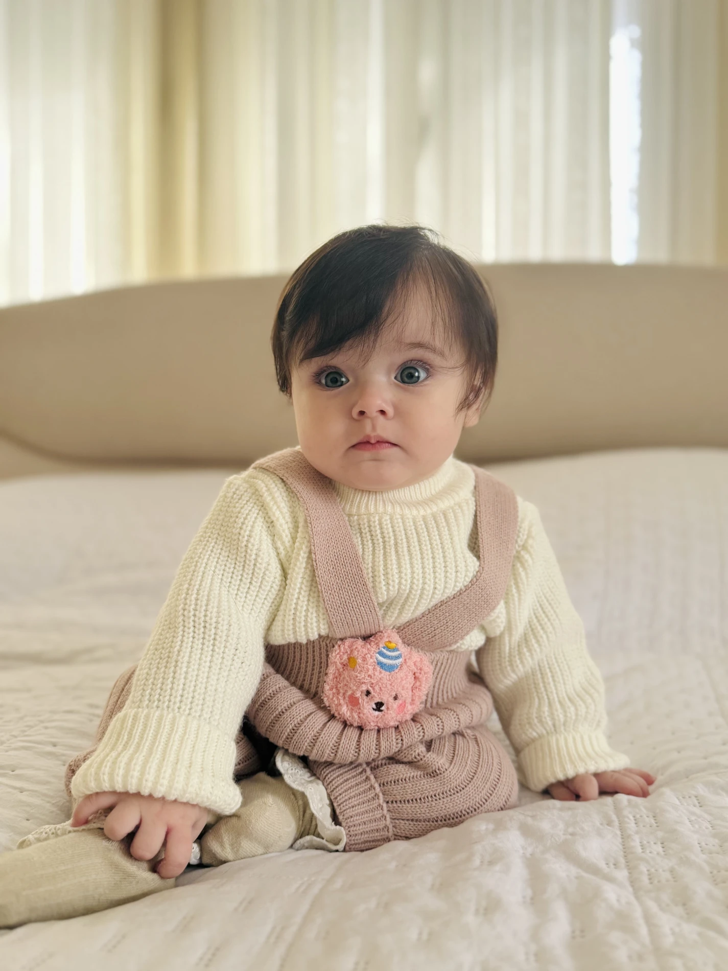 Selanik Örgüsü Triko Kazaklı Oyuncak Detaylı Çarpraz Askılı Salopetli Ponpon Şapkalı 3’lü Takım