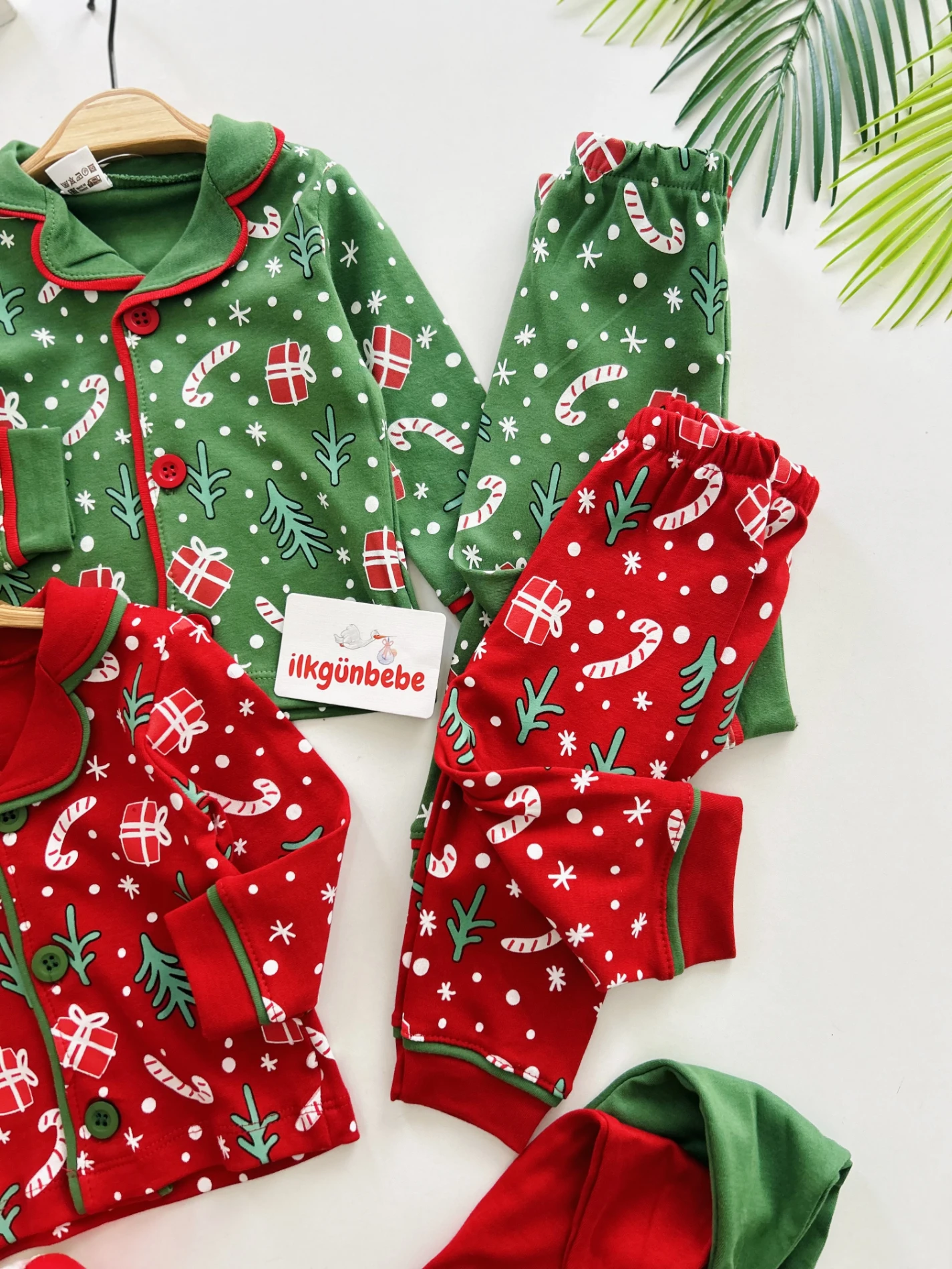 Bebe Yaka Yılbaşı Temalı %100 Pamuk Ponpon Şapkalı 3’lü Takım