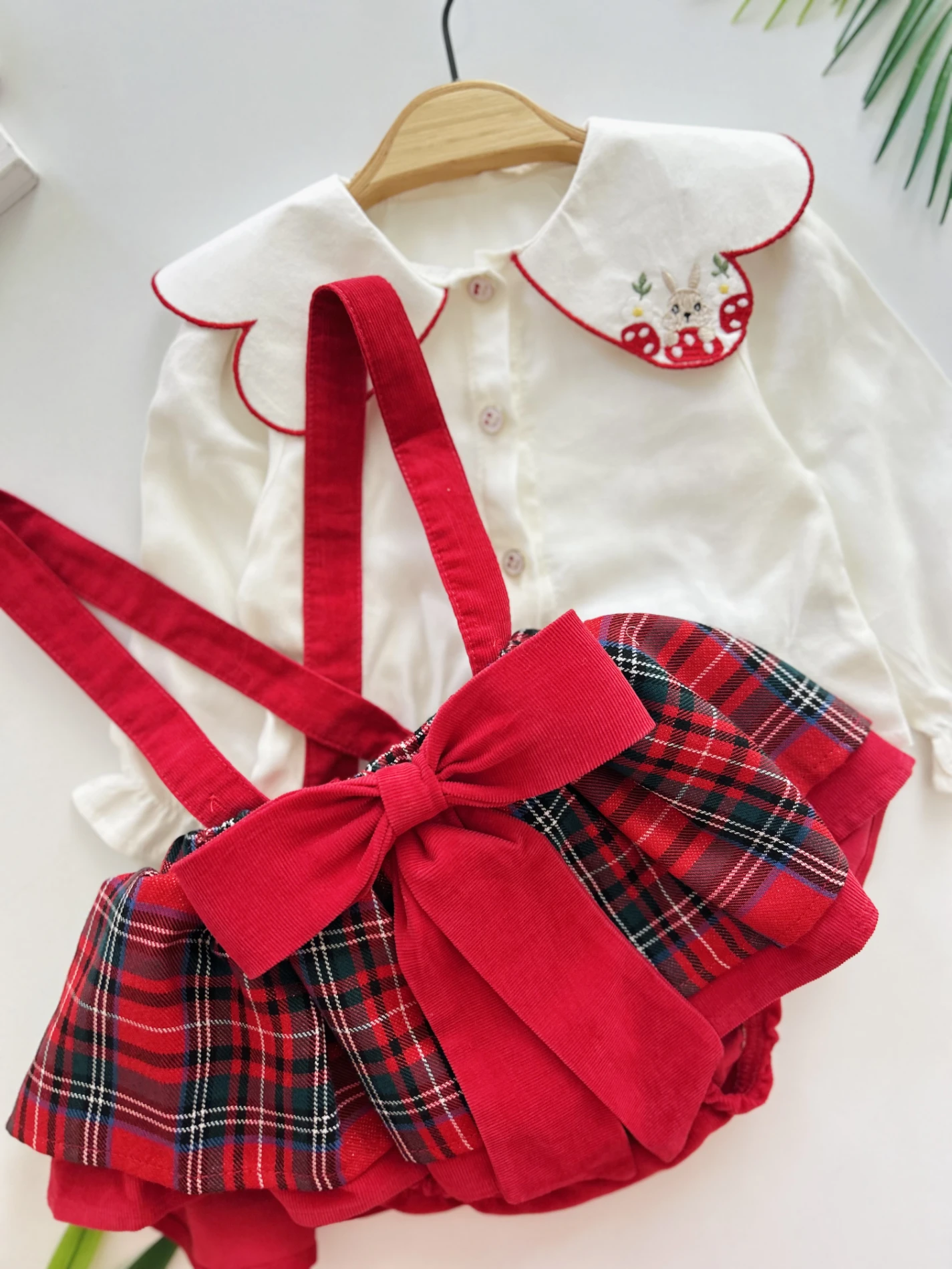 Özel Koleksiyon Bıjou Ekose Desen Tavşan Nakışlı Yaka Gömlekli Romper 