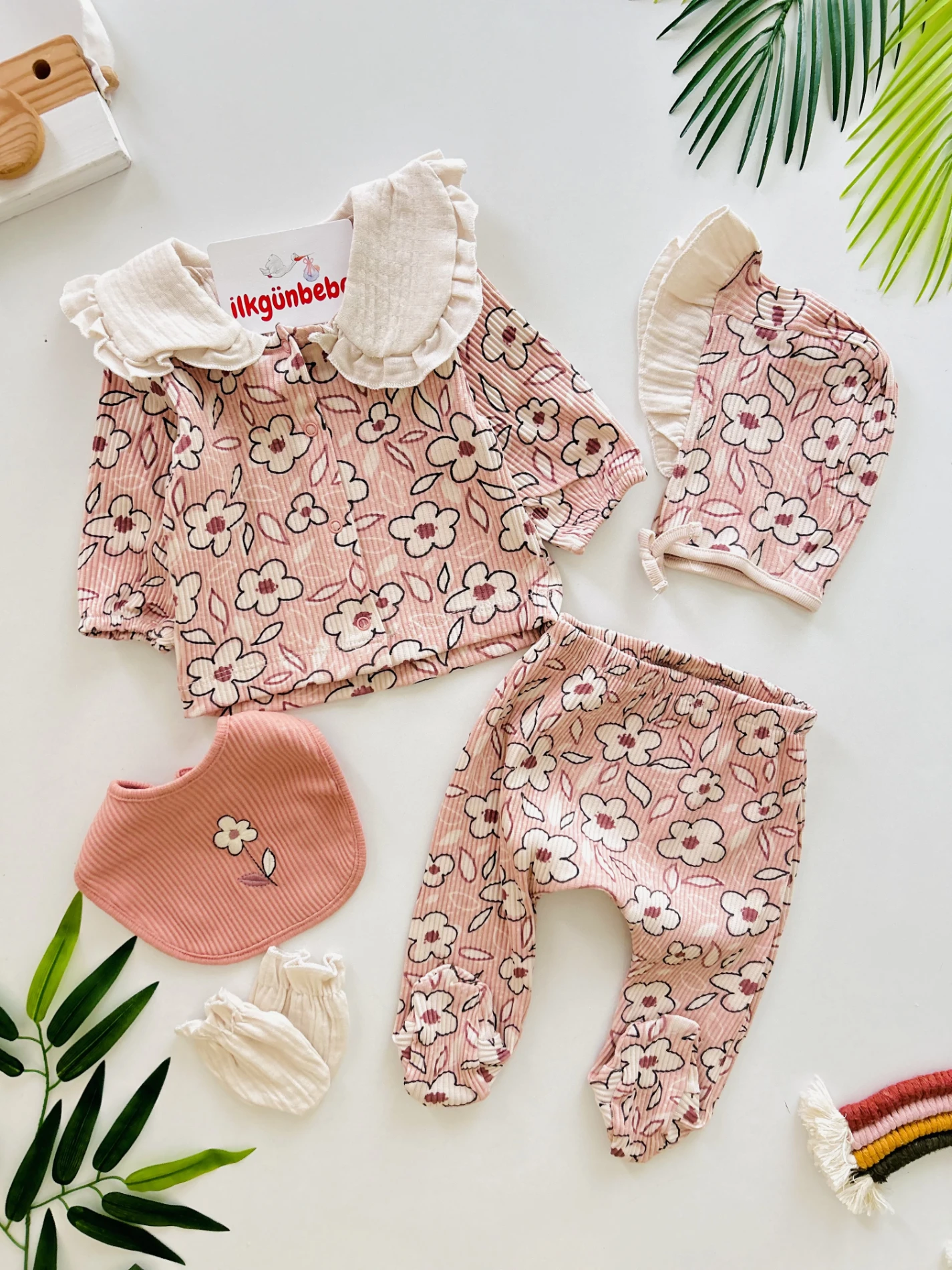 Çiçek Desenli %100 Pamuk Kaşkorse Esnek Kumaş 5 Parça Yenidoğan Set