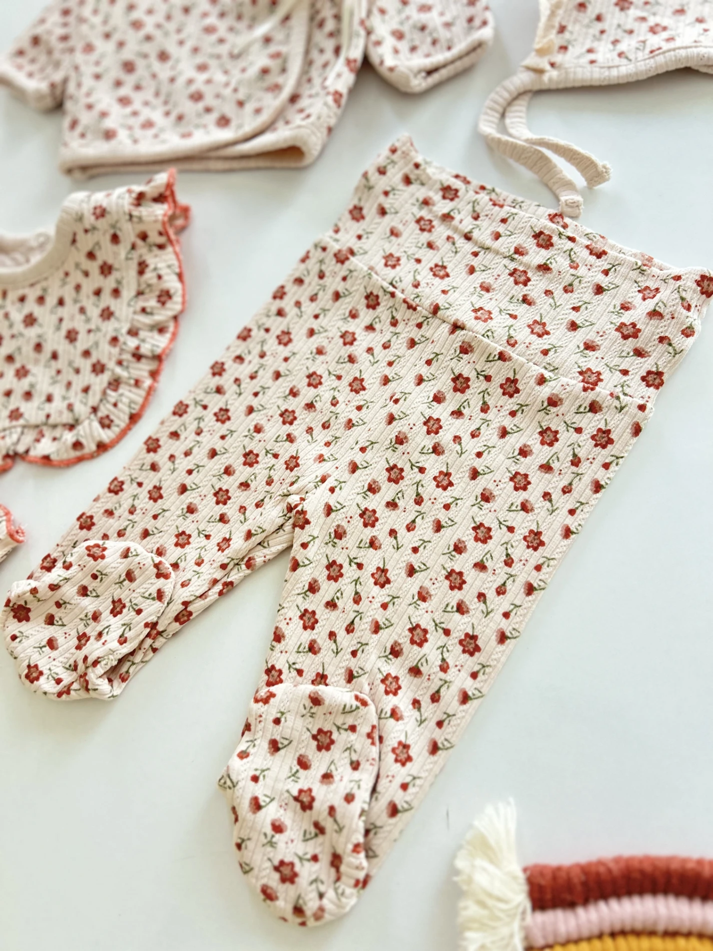 Çıtır Çiçek Desenli %100 Pamuk Kaşkorse Esnek Kumaş 5 Parça Yenidoğan Set