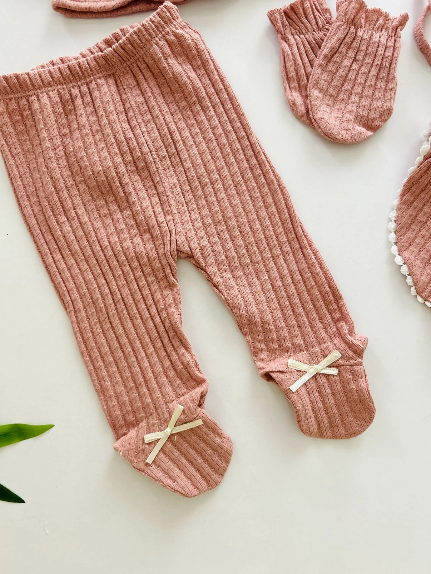 Minik Papatya  Desenli %100 Pamuk Müslin Kumaş  Kaşkorse Esnek  5 Parça Yenidoğan Set