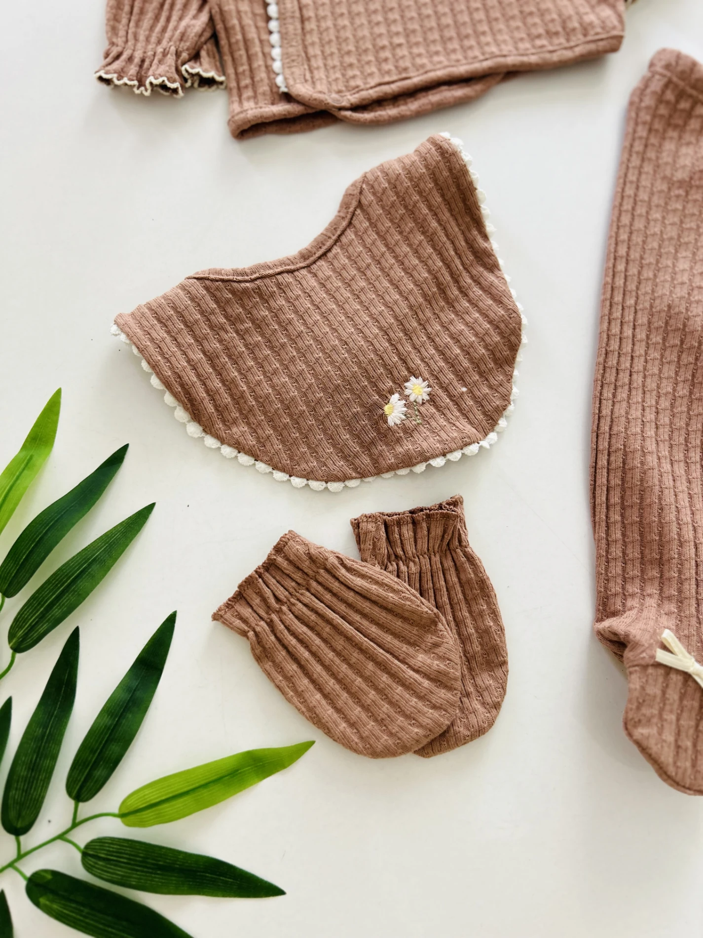 Minik Papatya  Desenli %100 Pamuk Müslin Kumaş  Kaşkorse Esnek  5 Parça Yenidoğan Set