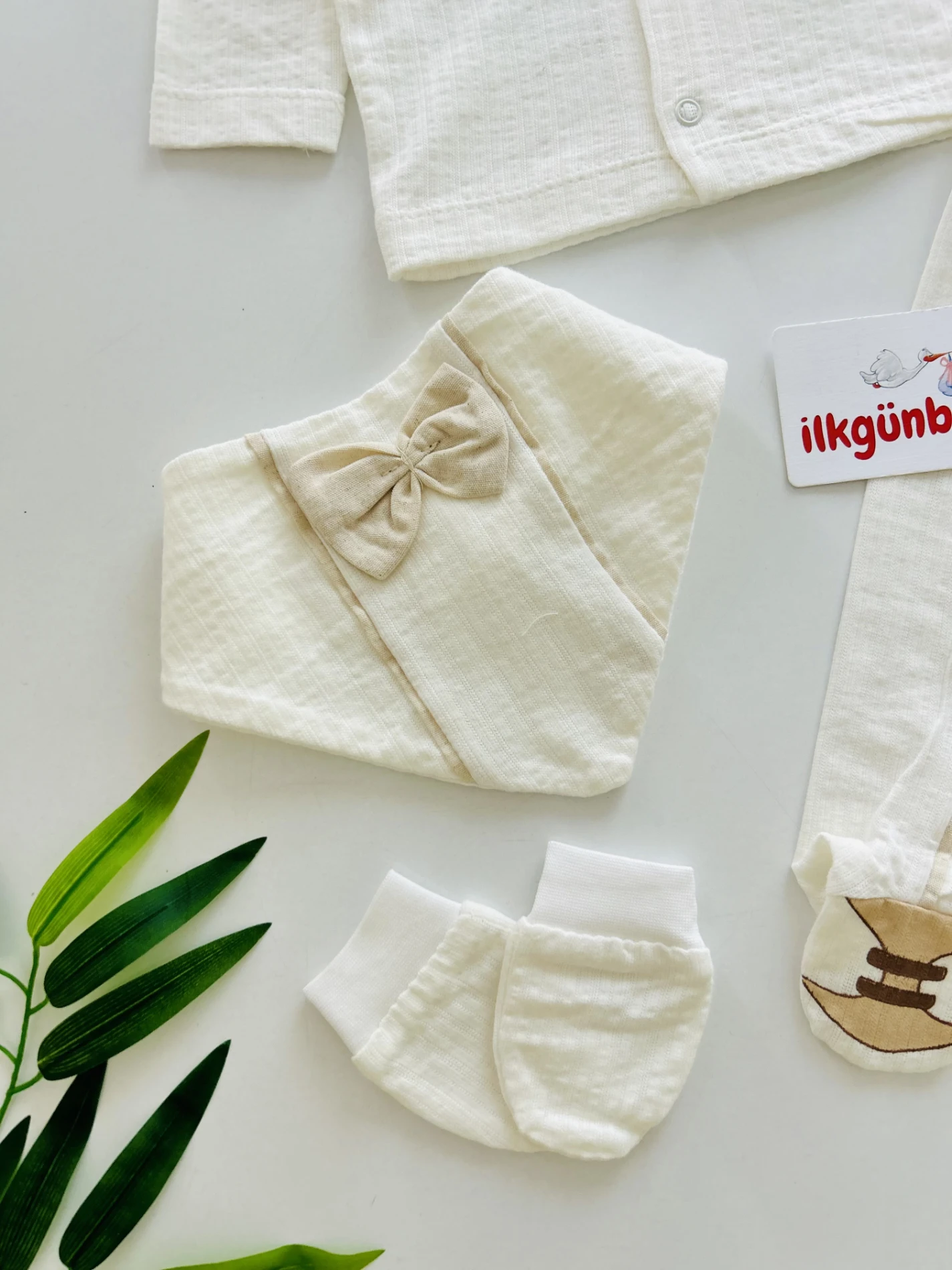 Yaka Detaylı  %100 Pamuk Müslin Kumaş  Kaşkorse Esnek  5 Parça Yenidoğan Set