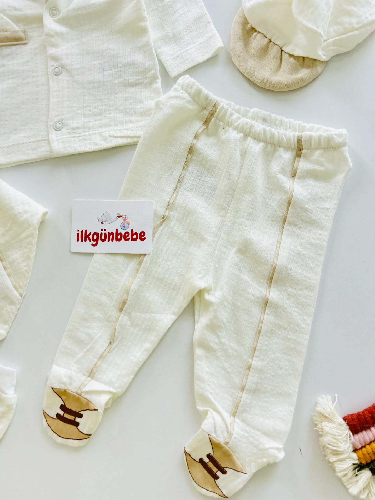 Yaka Detaylı  %100 Pamuk Müslin Kumaş  Kaşkorse Esnek  5 Parça Yenidoğan Set